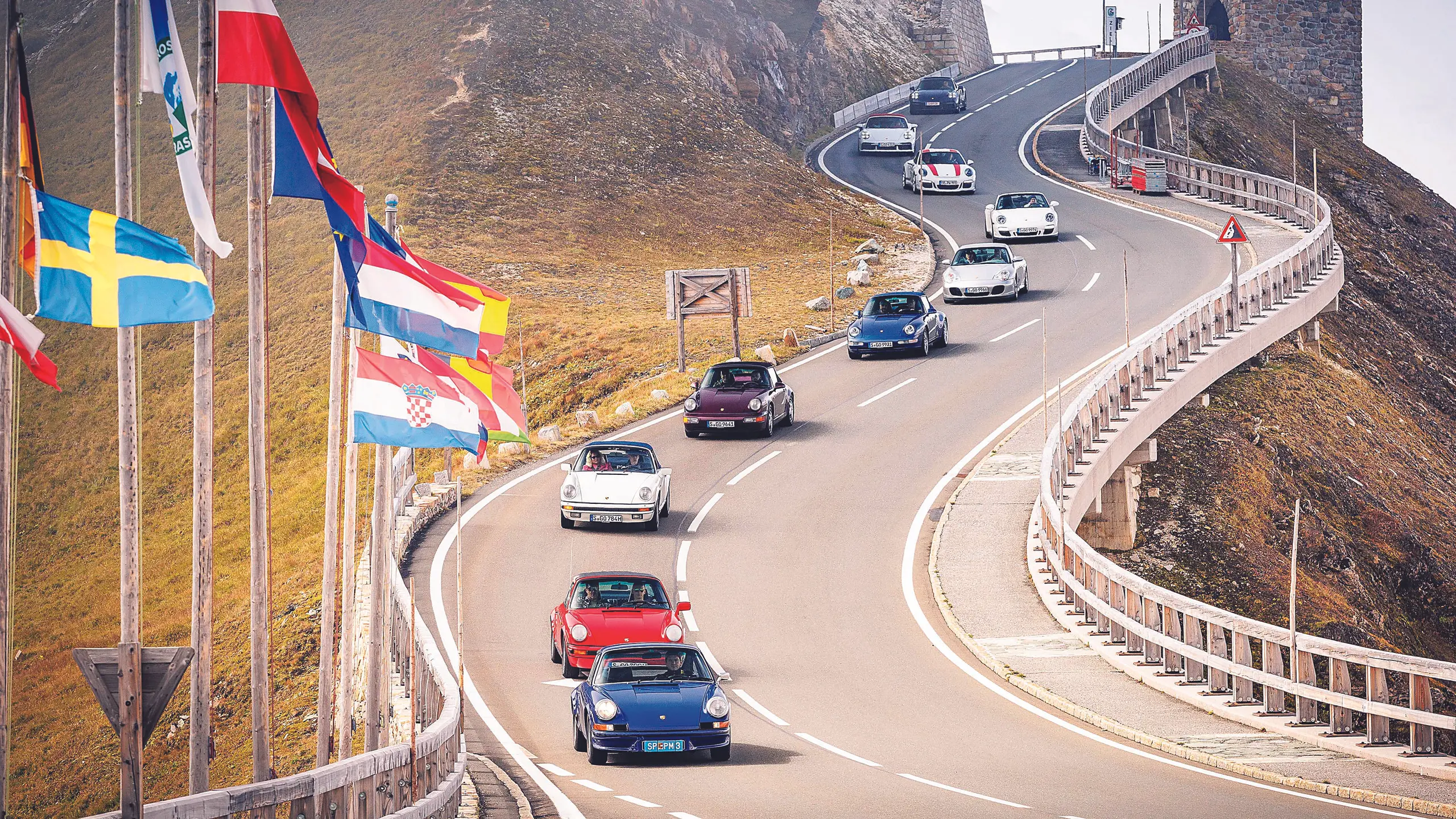 Große Jubiläumsausfahrt zum 60. Porsche-Geburtstag.