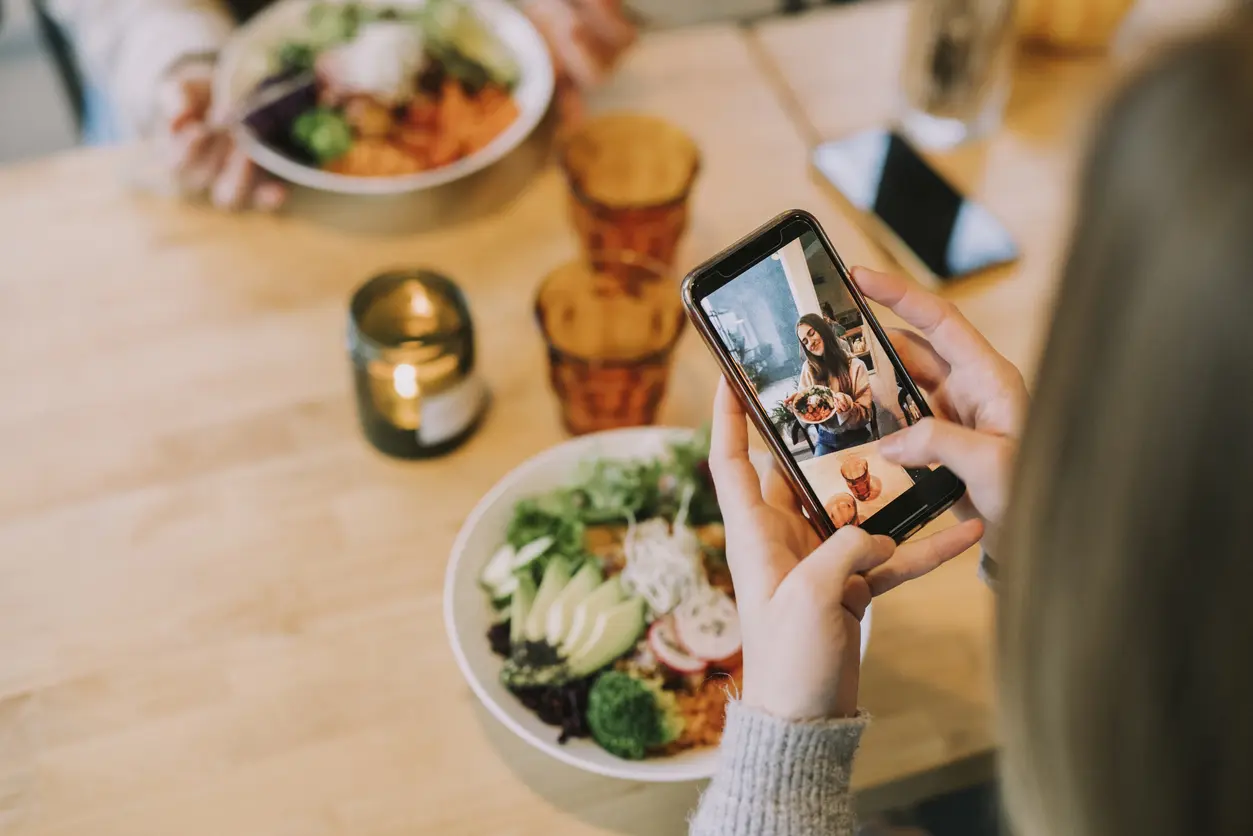 Influencer:innen: Wie ist der Job als Instagram-, TikTok- oder YouTube-Star?