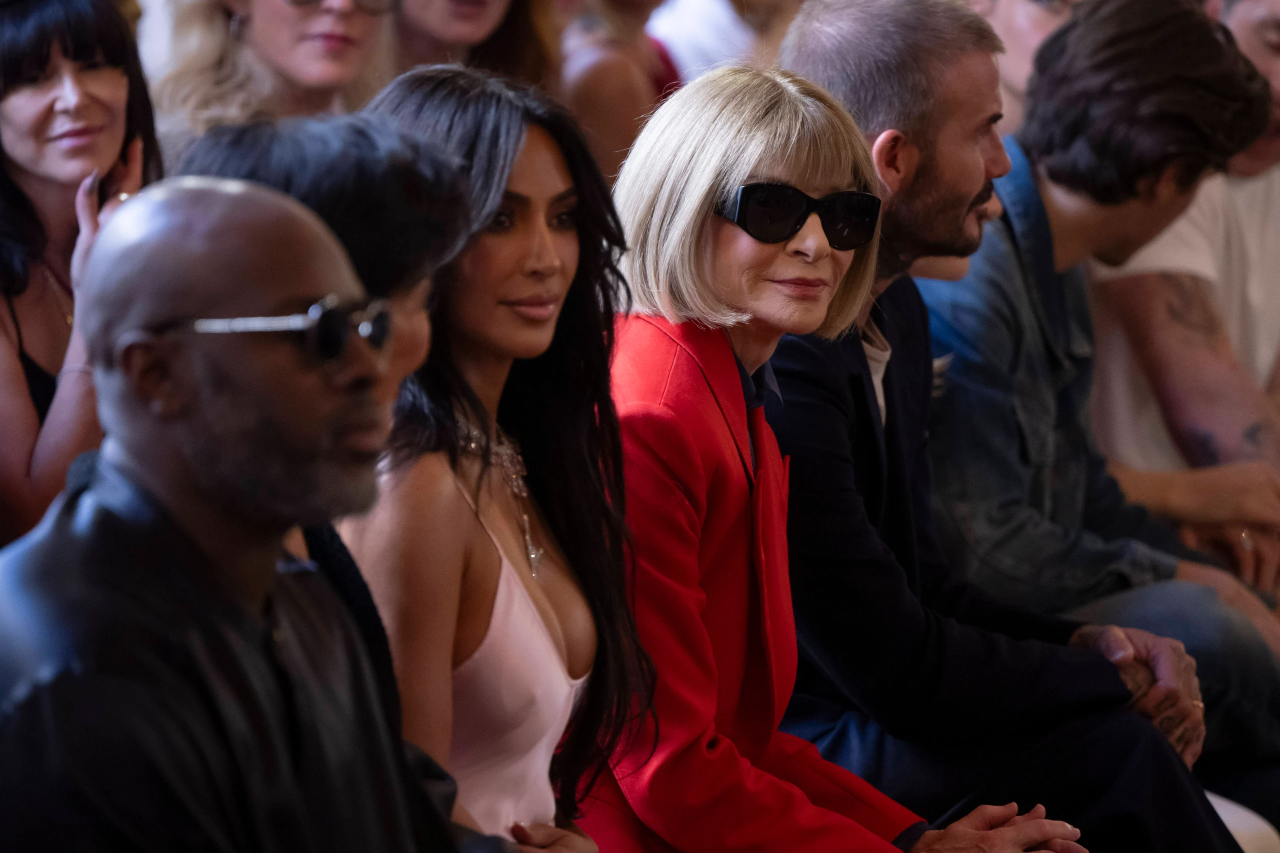 Stilikonen Kim Kardashian, Anna Wintour and David Beckham Fashion Week 2023 in Paris