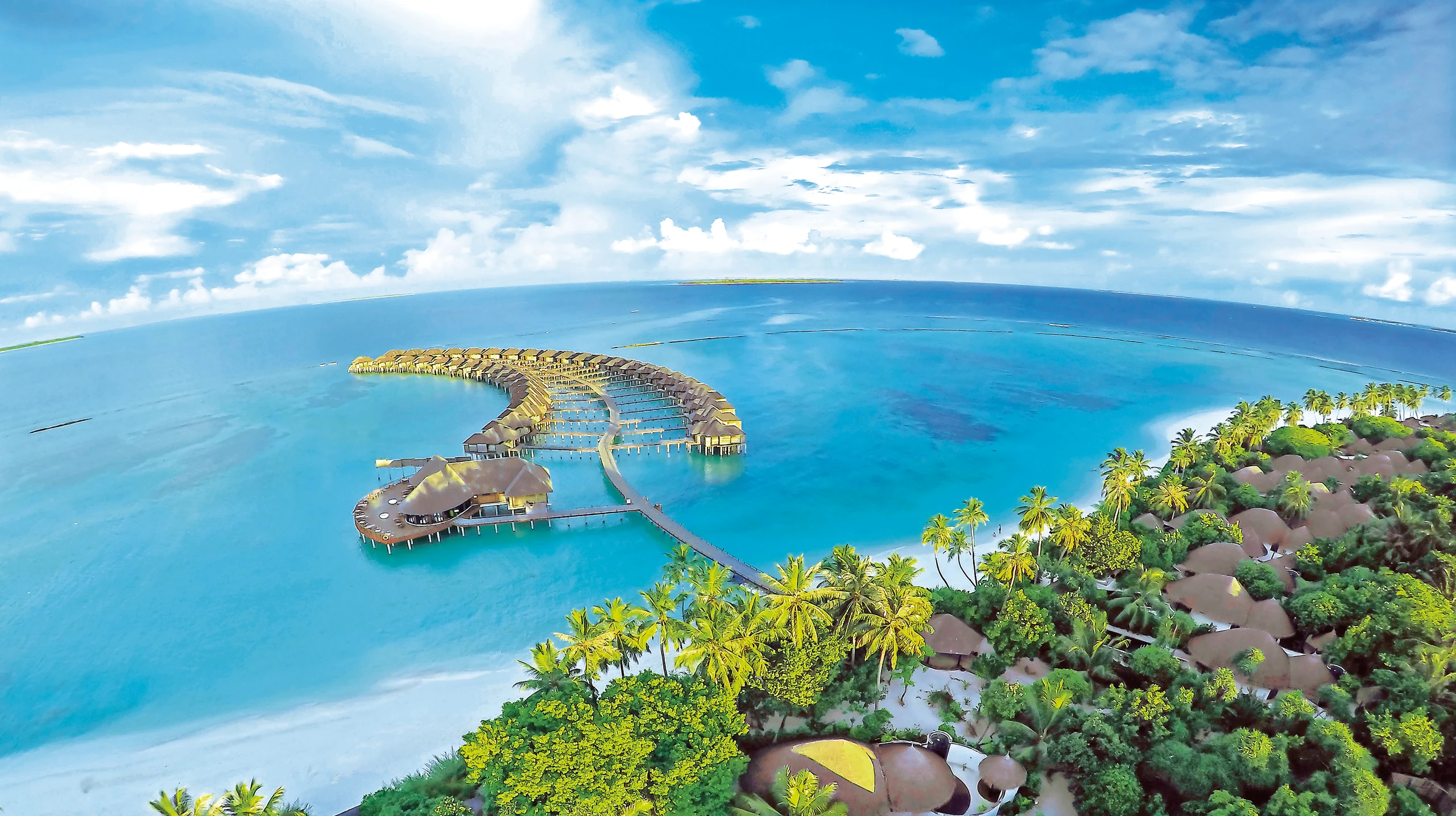 © FTI Blurred image background