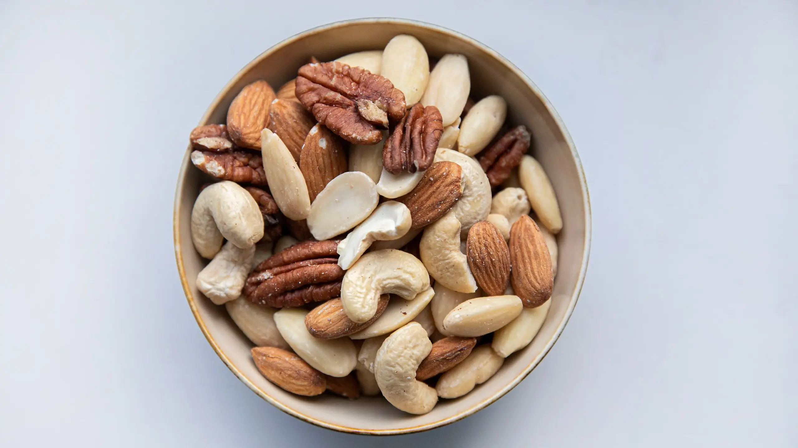 Vitamine E mit Nüssen