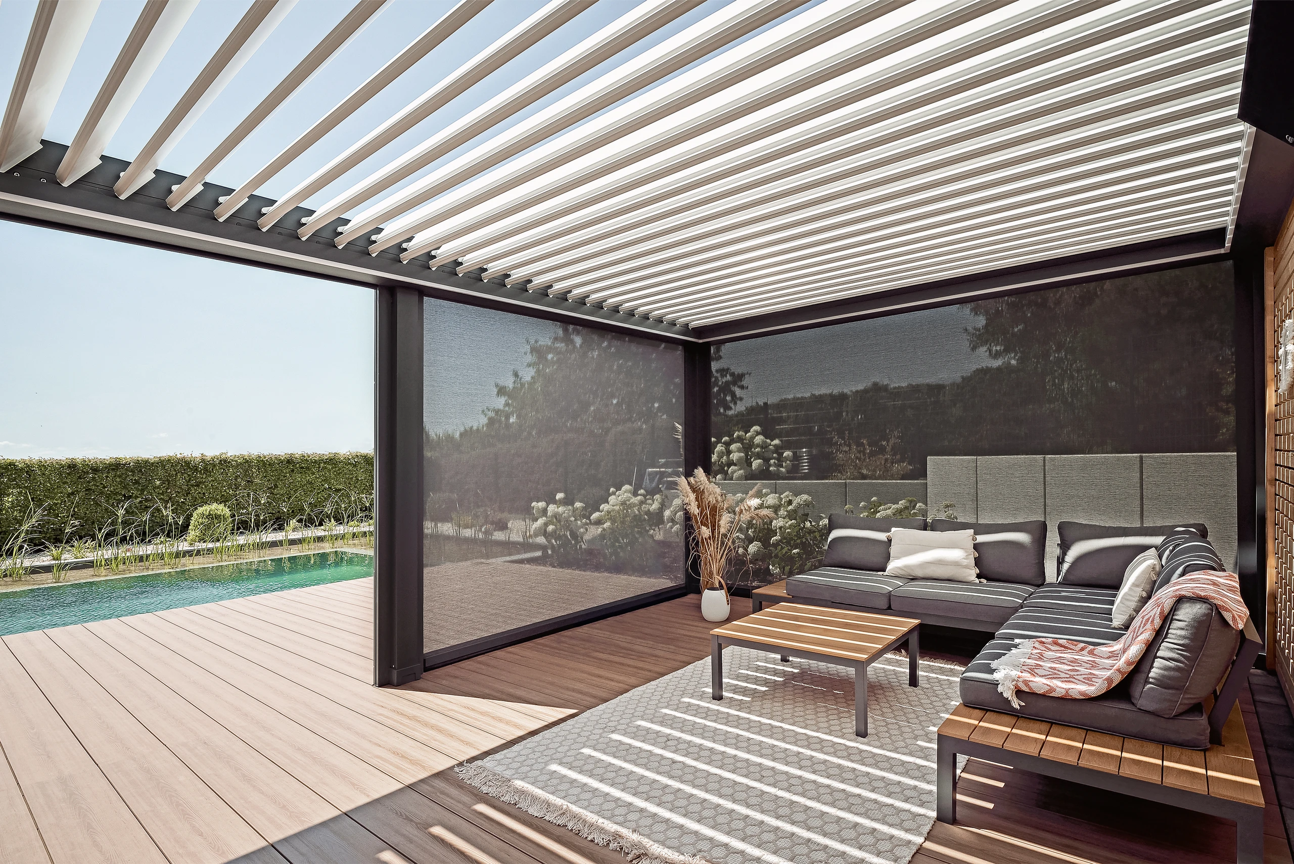 © HELLA Blurred image background