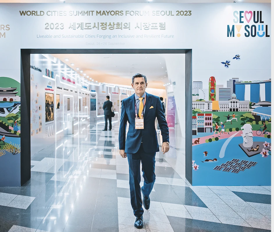 Peter Hanke beim „World Cities Summit Mayors Forum“ Ende September Seoul)