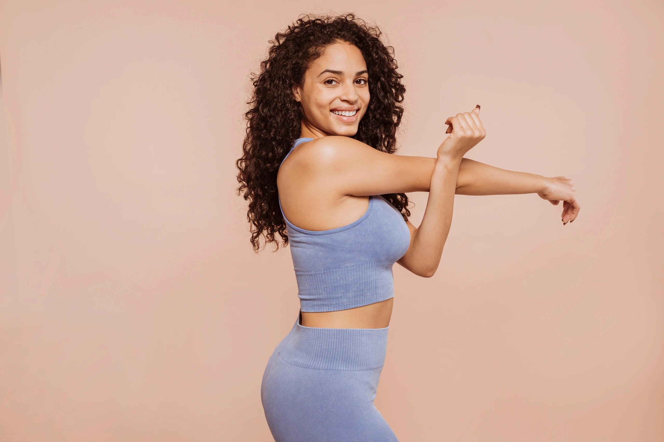 Junge Frau in Sportbekleidung