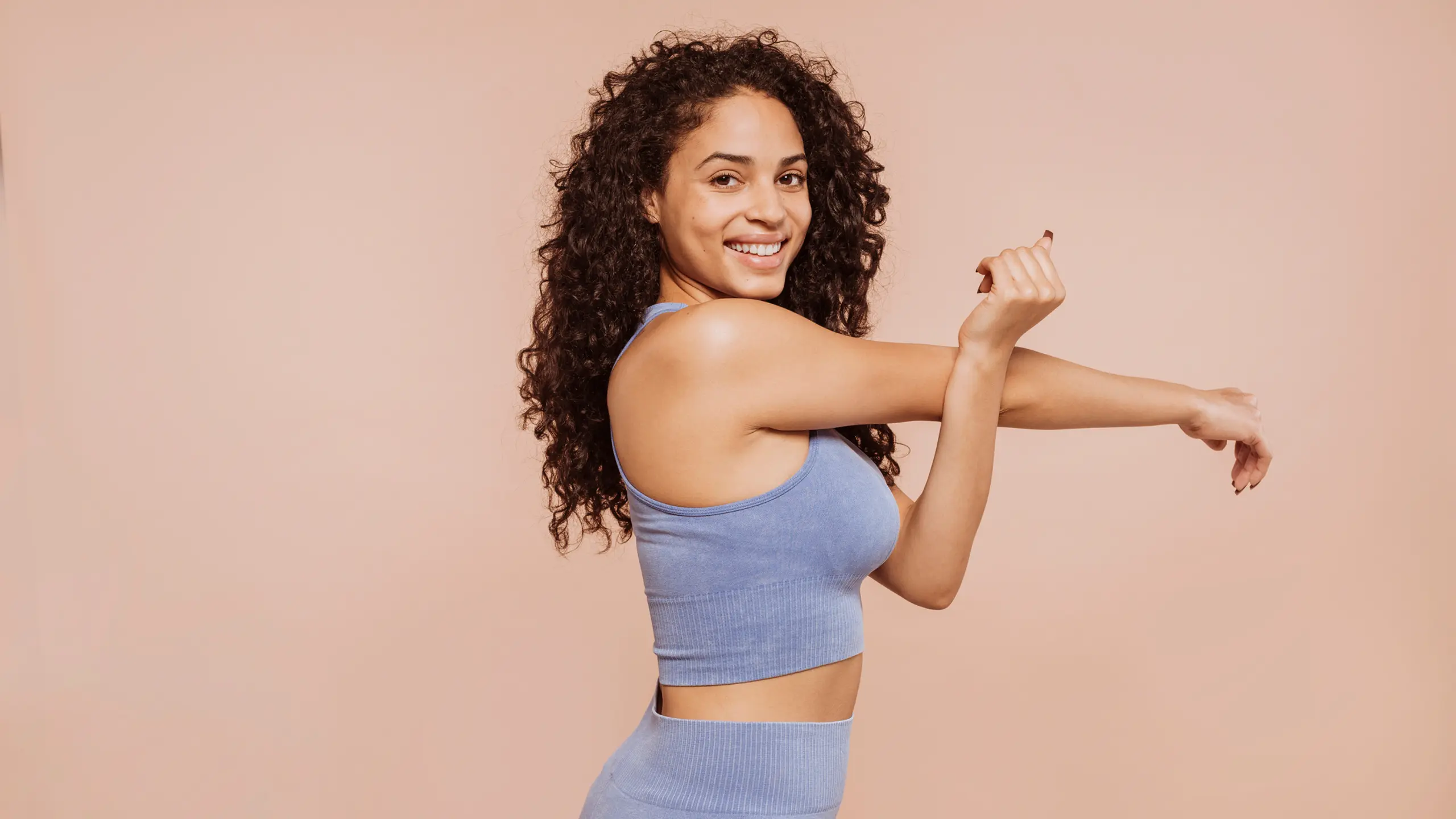 Junge Frau in Sportbekleidung