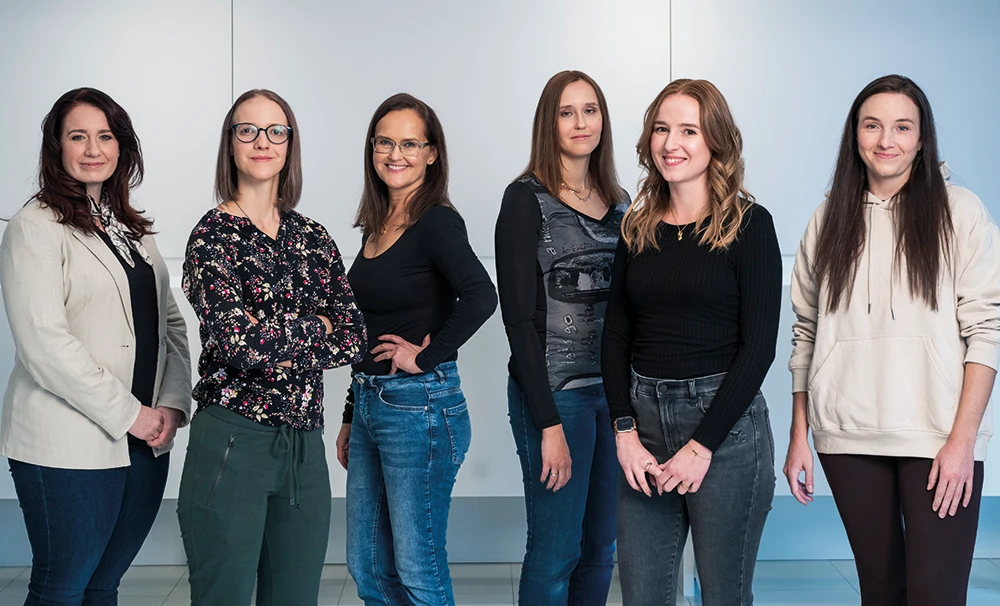 © woman / Matt Observe Blurred image background