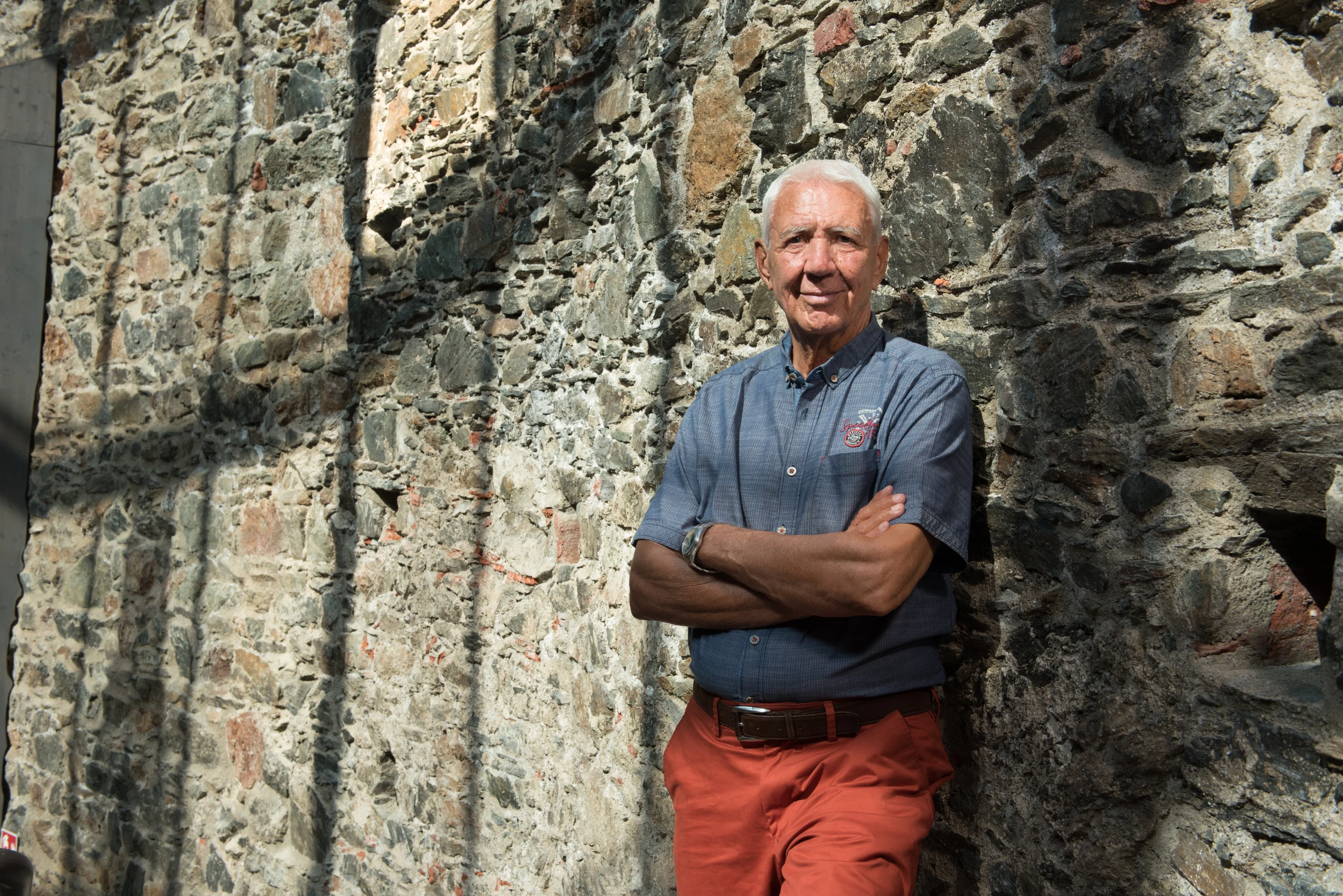 © 2023 Ricardo Herrgott Blurred image background