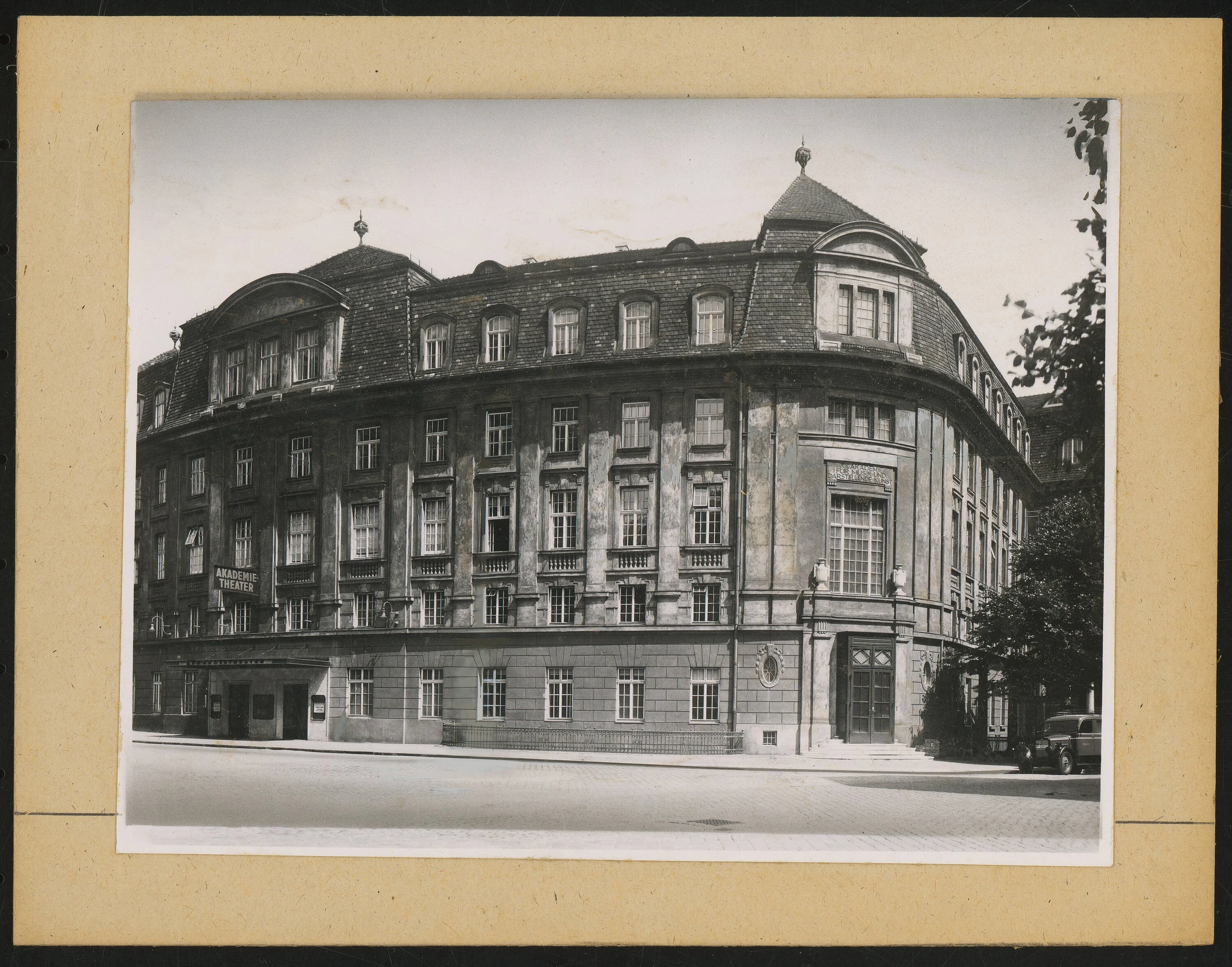 © IMAGO/piemags Blurred image background