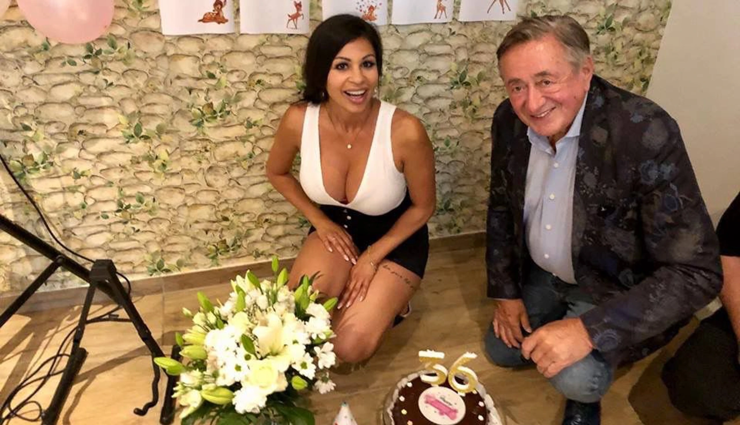 Happy Birthday - Lugners "Bambi" feiert Geburtstag