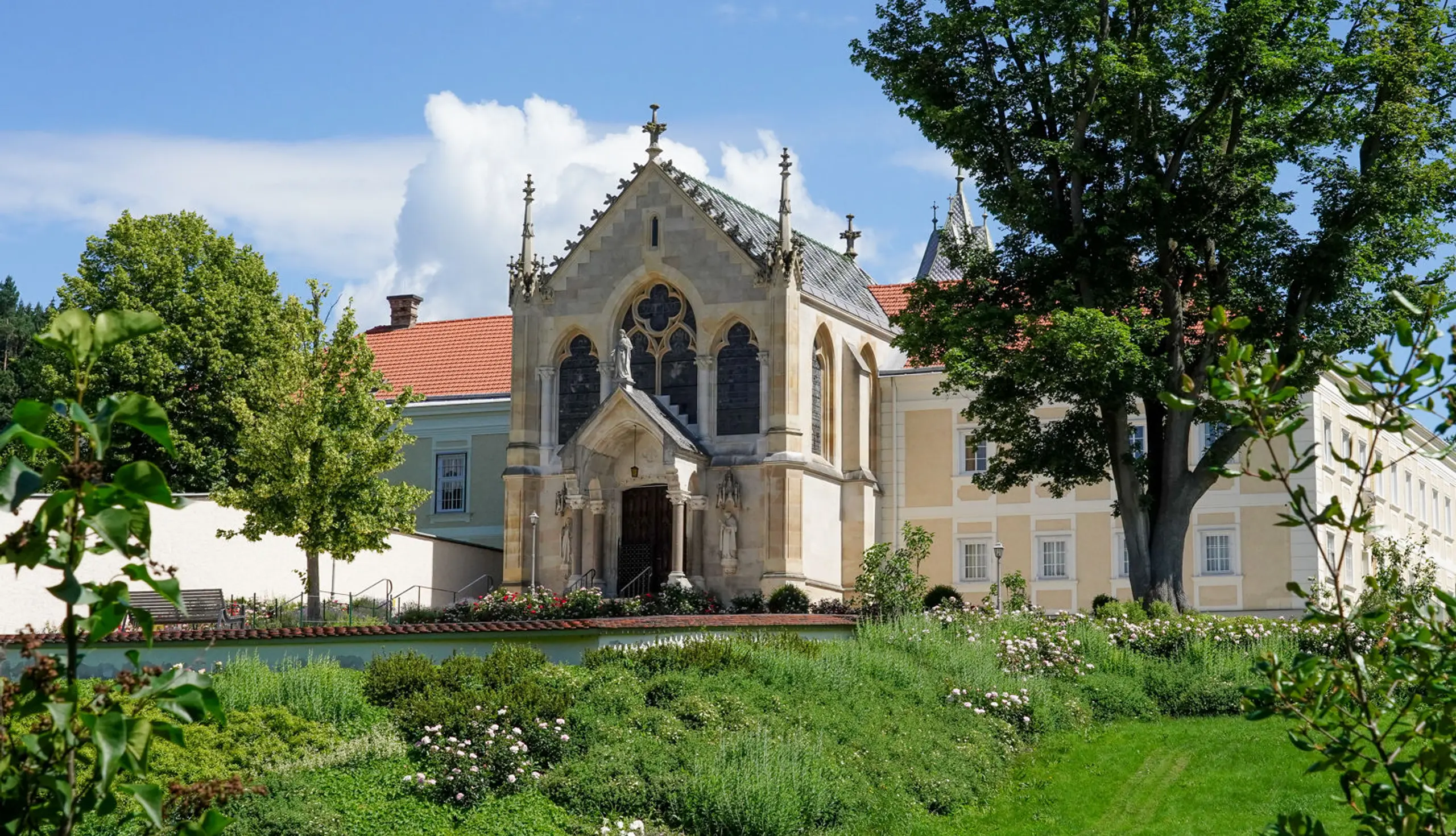 Historischer Ort - Schloss Mayerling: Von der Tragödie zum Kloster