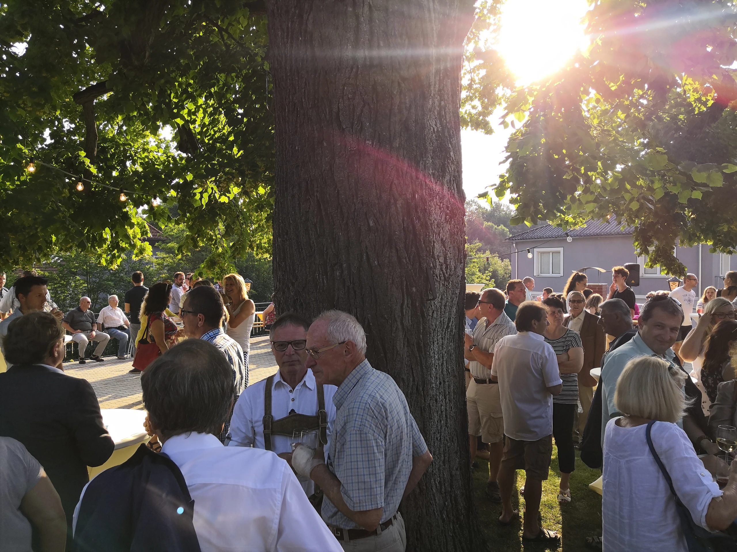 © News.at Blurred image background