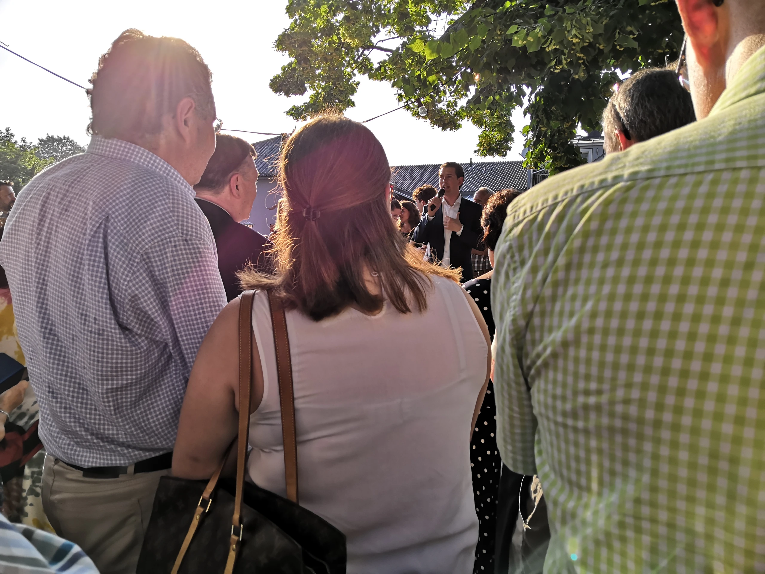 © News.at Blurred image background