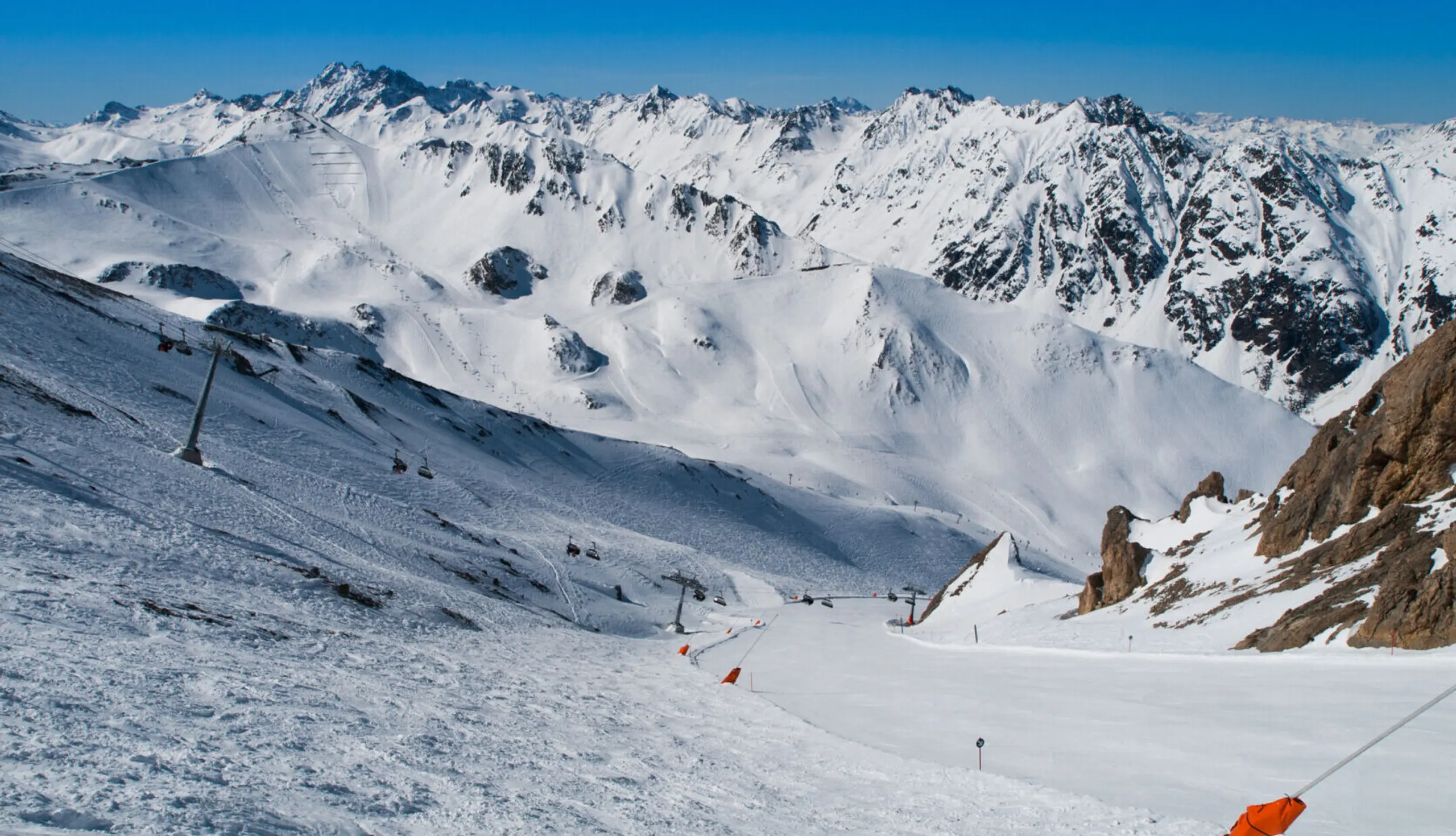 Die insgesamt 239km Piste verteilen sich in der Silvretta-Arena vielfältig.