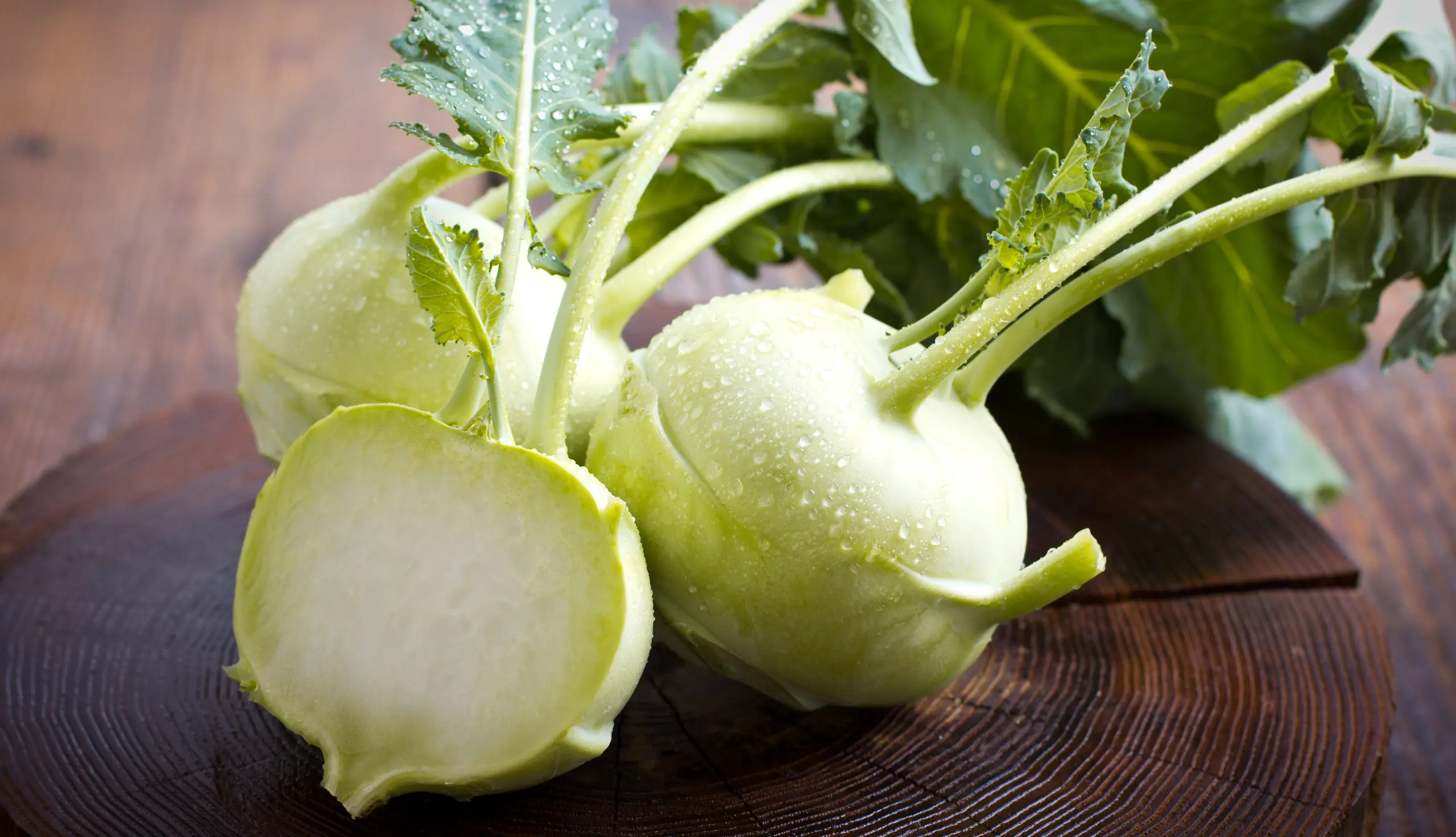 Frischer Kohlrabi, aufgeschnitten