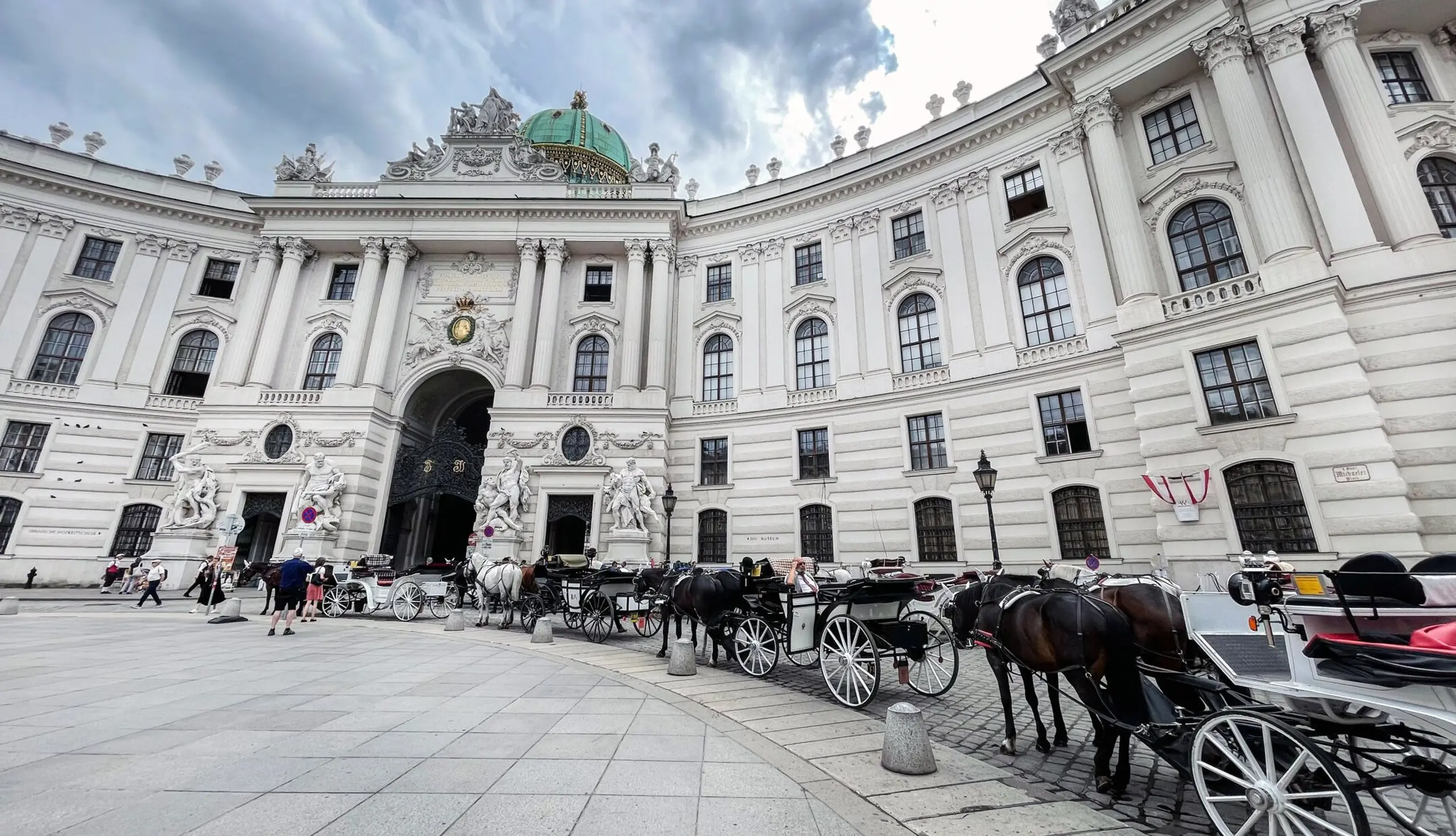 Der Blick auf die spanische Hofreiterschule