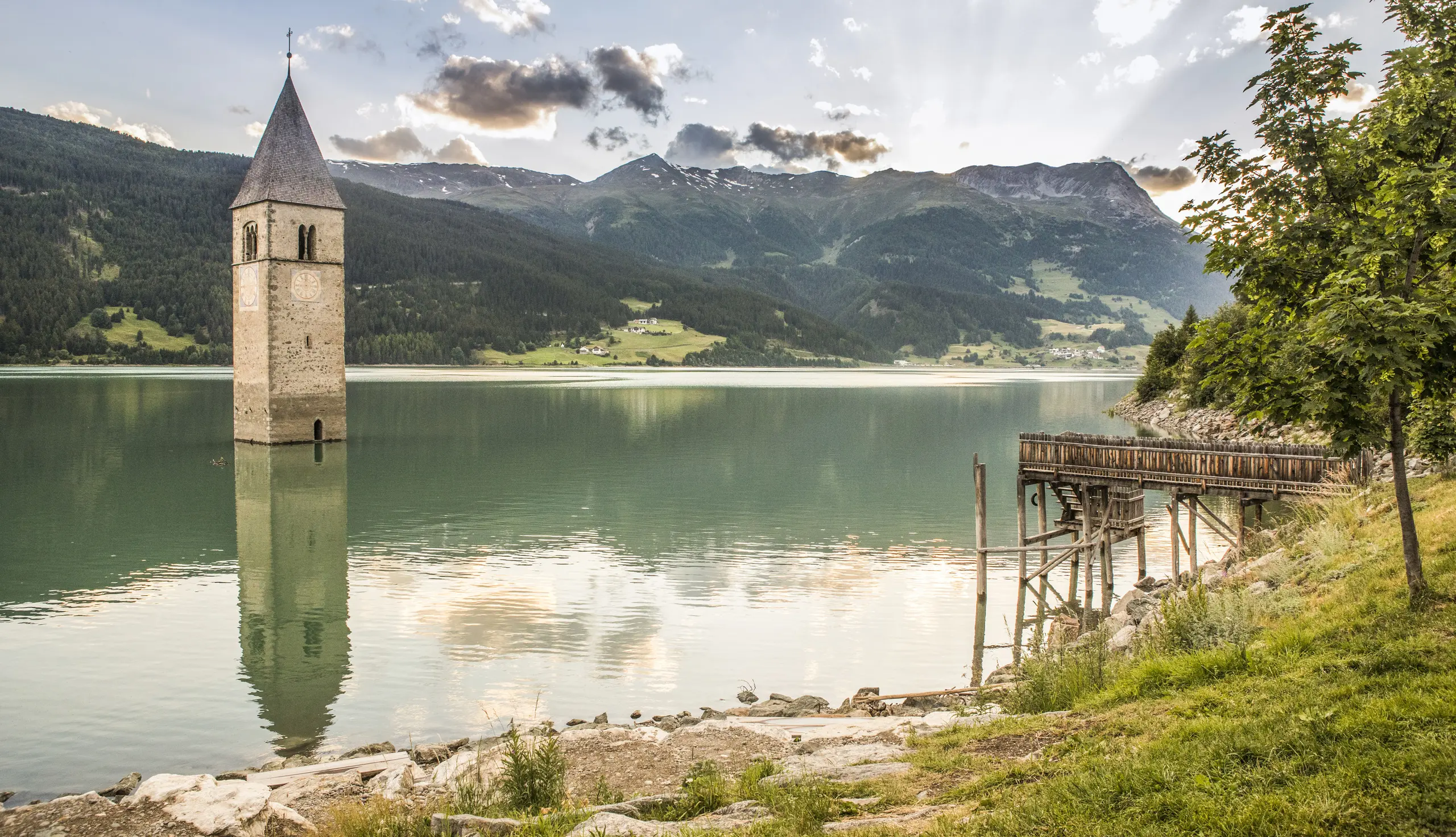 Curon: Die wahre Geschichtehinter dem Kirchturm im See