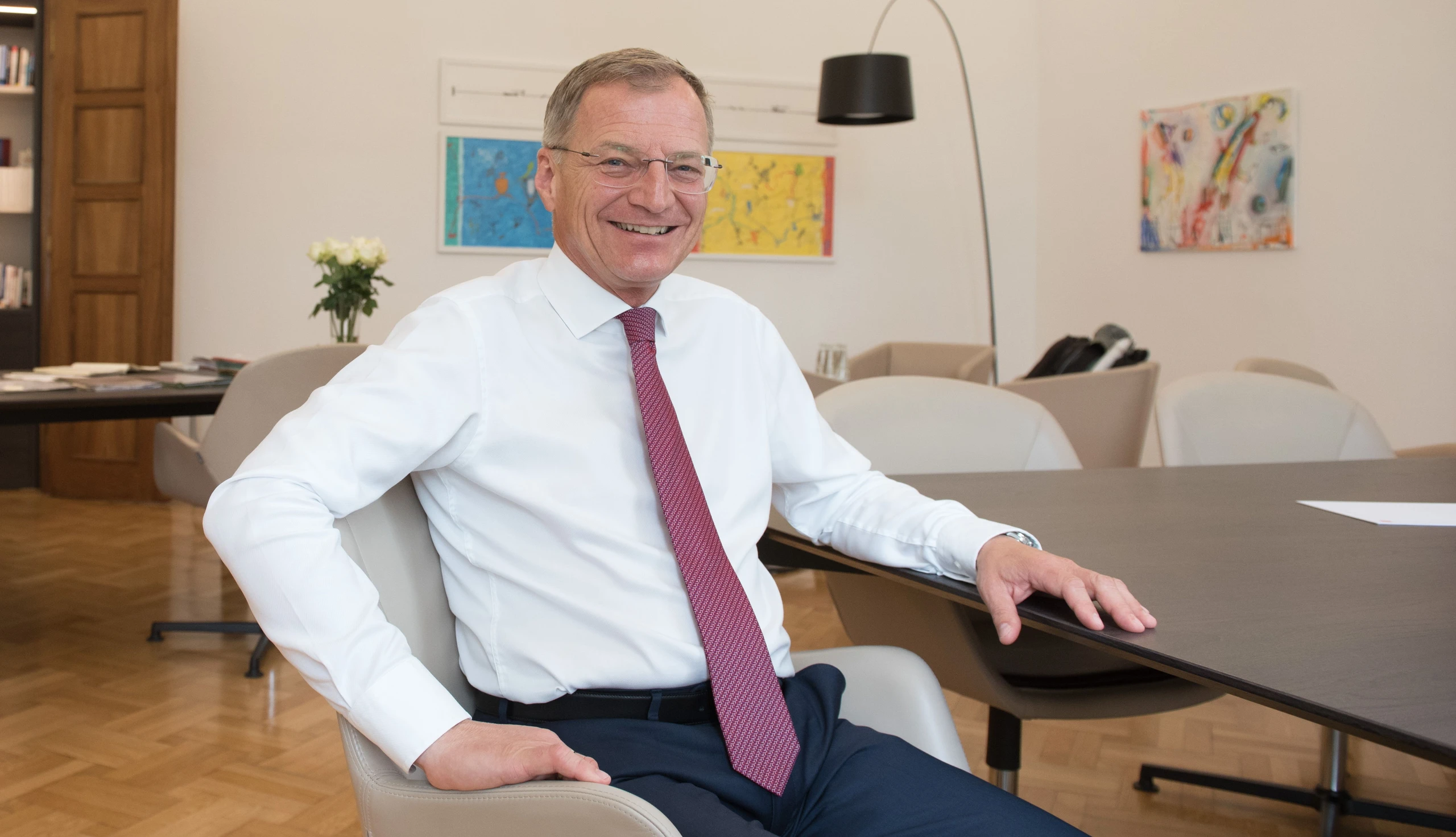 Sommertour - Thomas Stelzer: &quot;Wenn man Frieden will, muss man auch einen Einsatz liefern&quot;