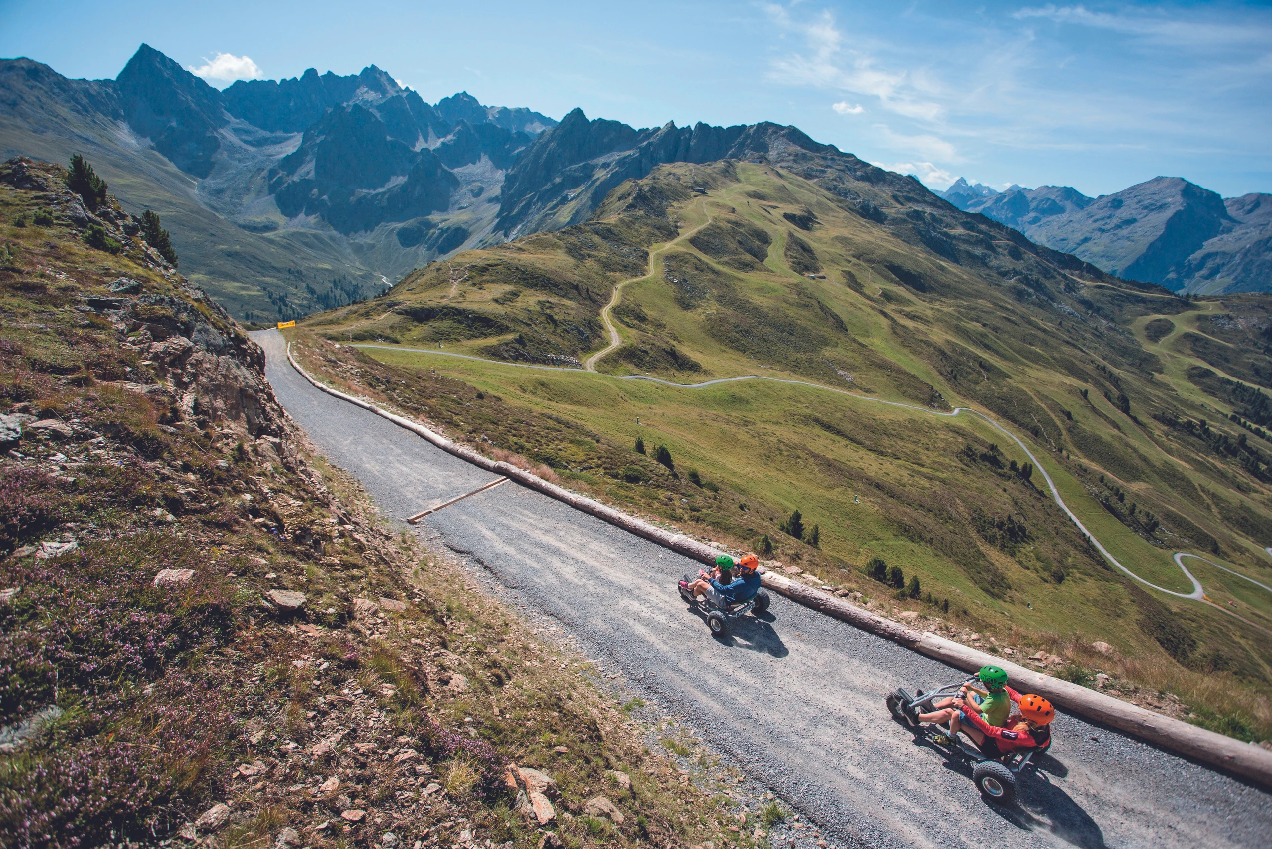 © Hochzeiger Bergbahnen/Daniel Zangerl Blurred image background