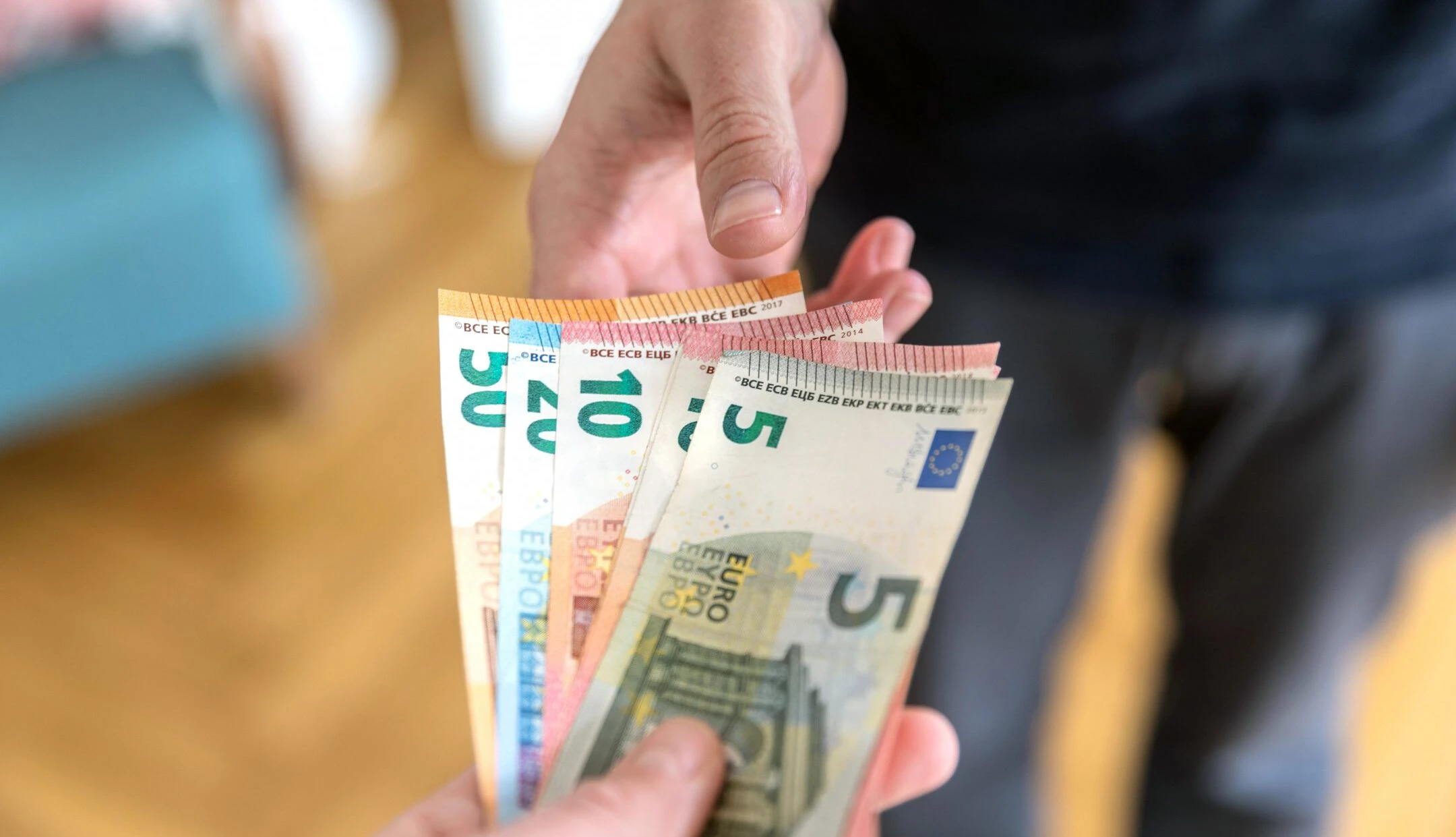 Abwicklung von Lohnmodalitäten gehört zu dem Arbeitsalltag eines Personalverrechners