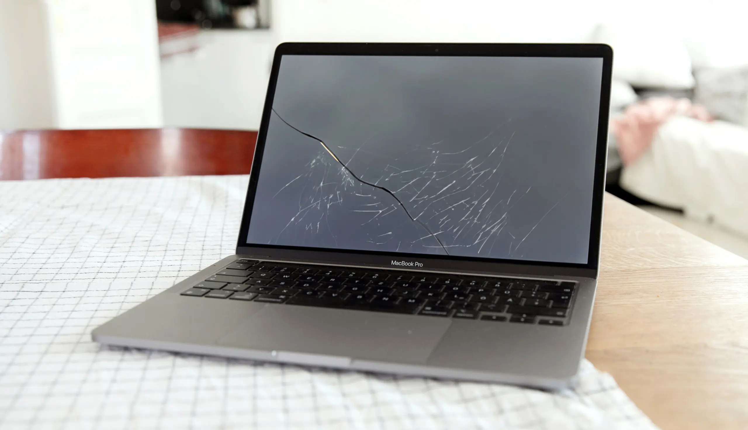 Beschädigtes Notebook: Wann die Gewährleistung greift.