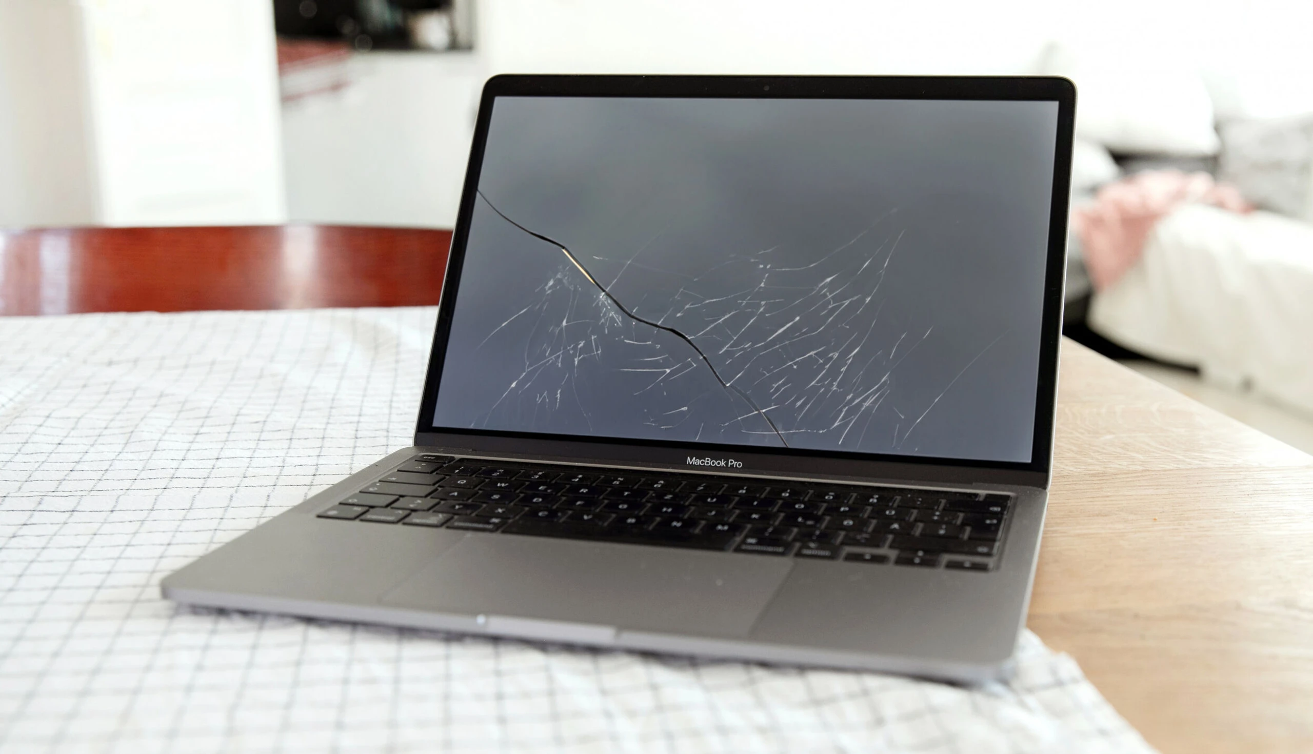 Beschädigtes Notebook: Wann die Gewährleistung greift.