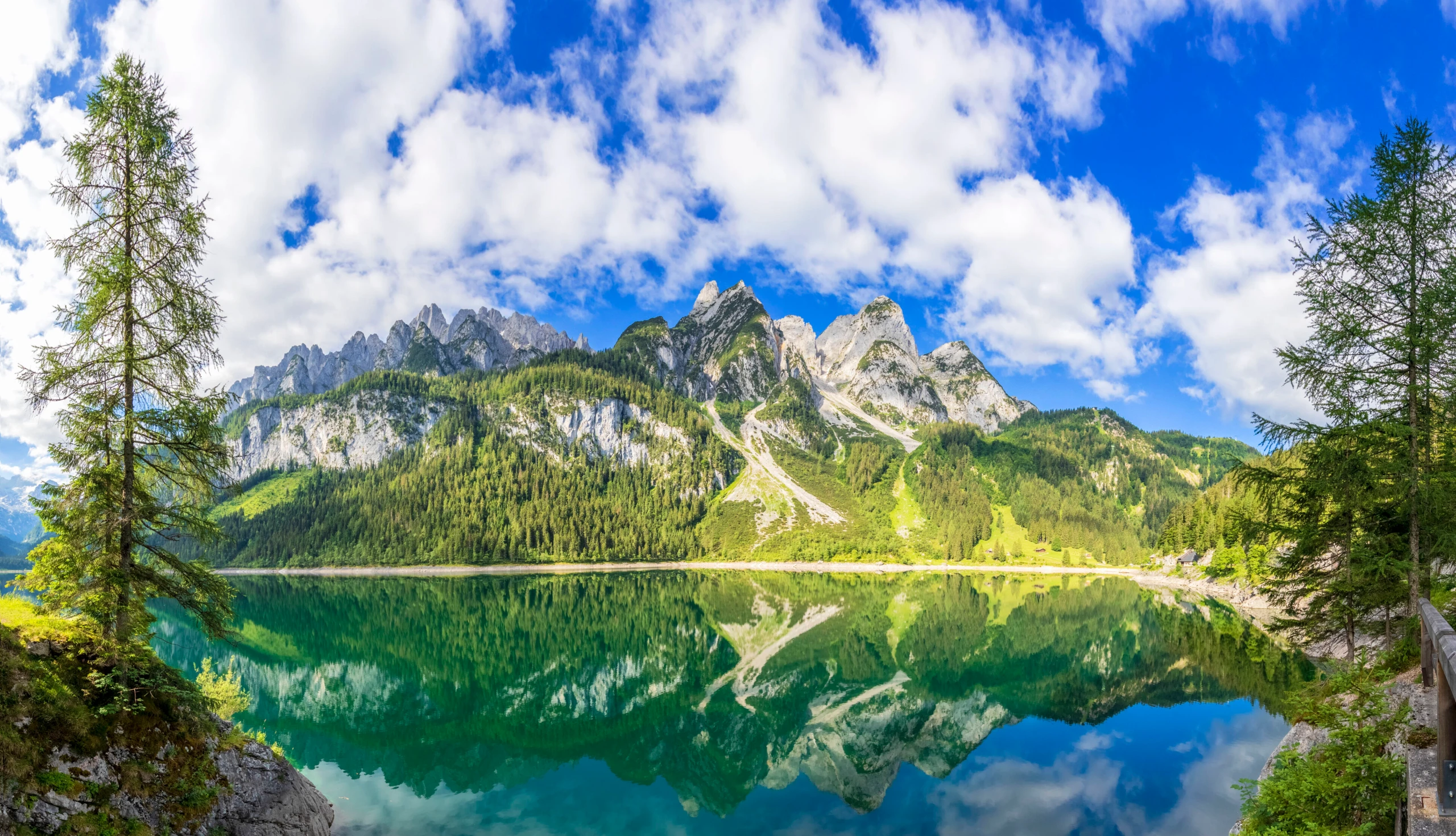 Gosauseen im Salzkammergut mit Blick auf den Dachstein
