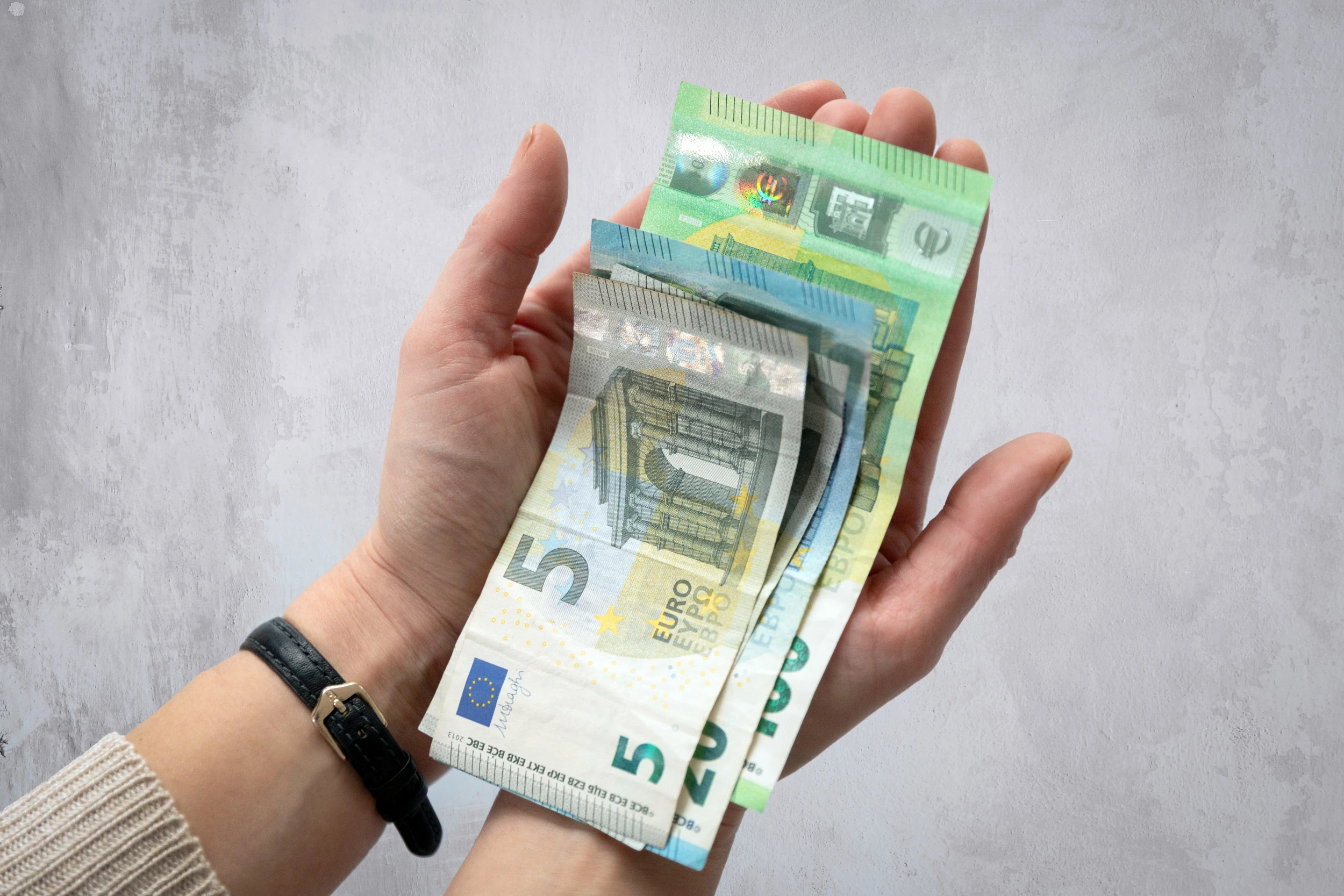 Unterhaltspflicht: An welchen Kosten muss sich der unterhaltspflichtige Elternteil beteiligen?