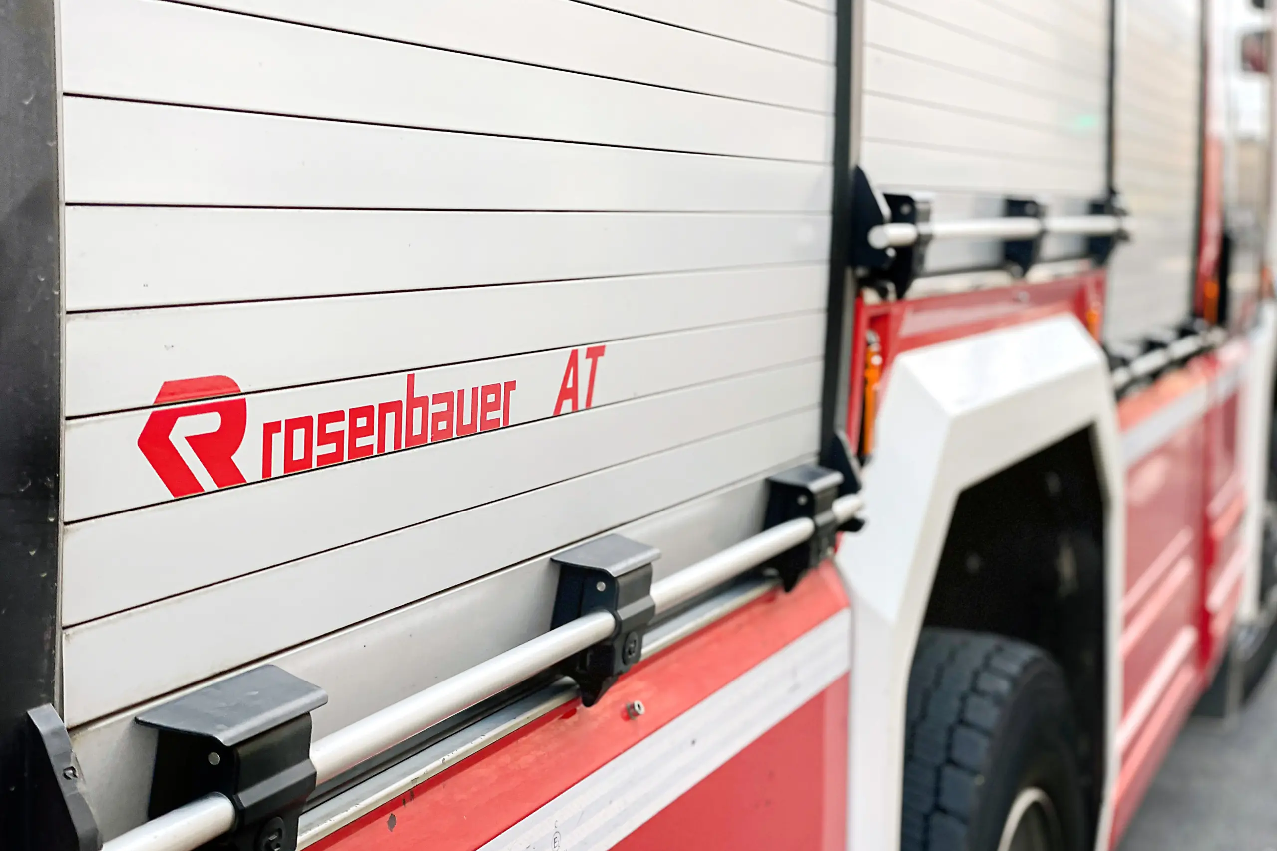 Rosenbauer: Schön langsam brennt der Hut