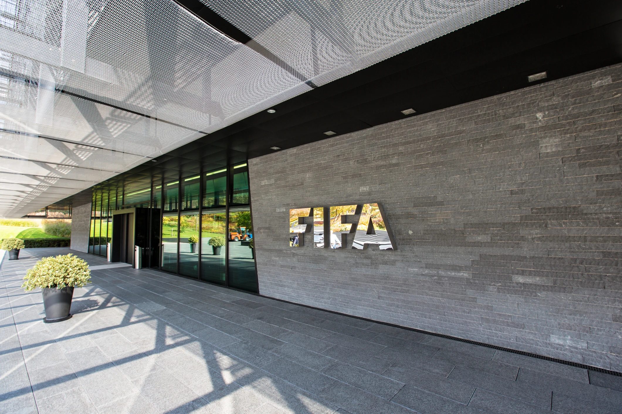 Der Eingang des FIFA-Hauptsitzes in Zürich.