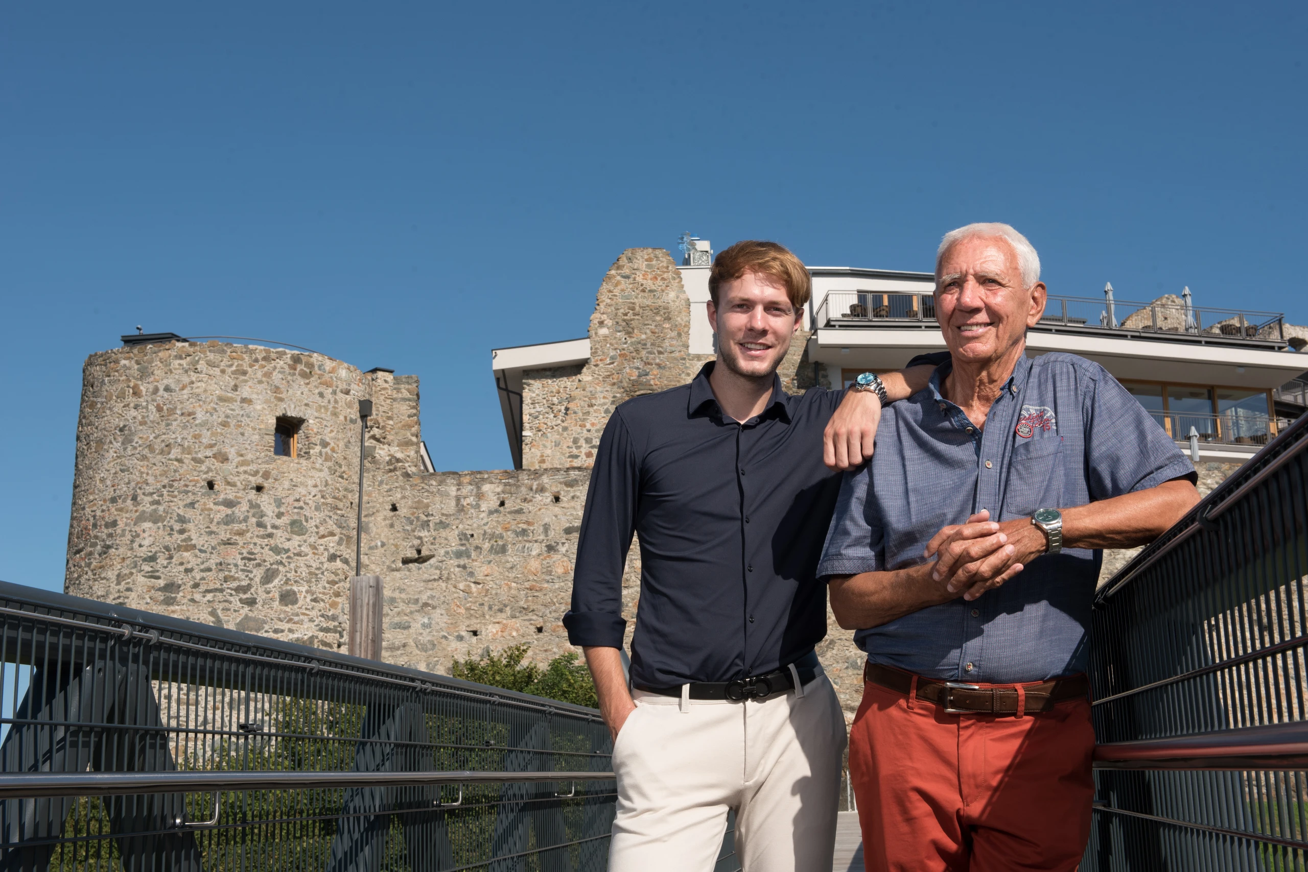 © 2023 Ricardo Herrgott Blurred image background