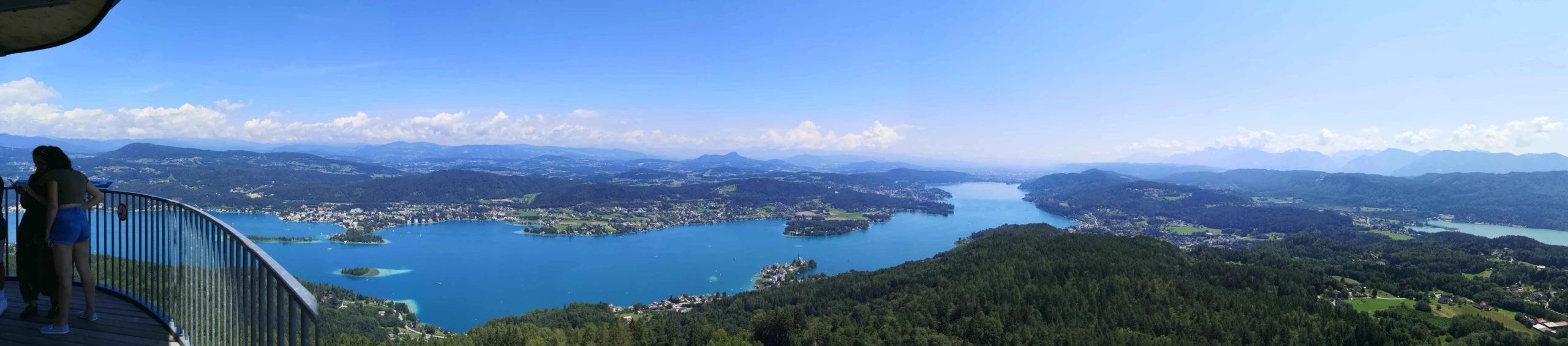 © Carina Fritzl Blurred image background