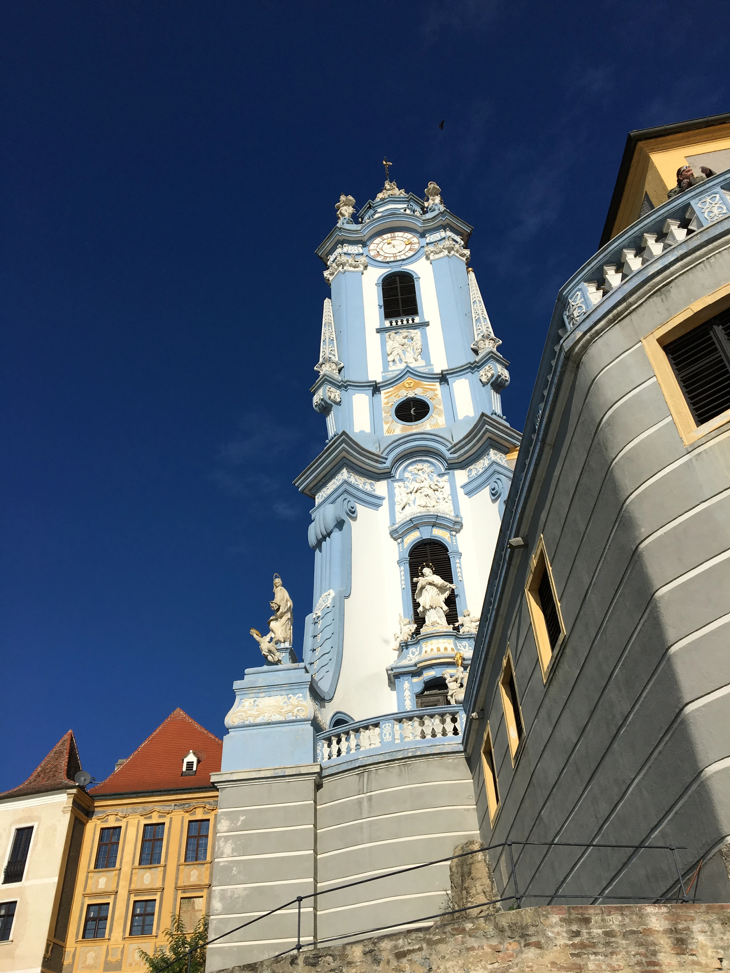 © Peter Sempelmann Blurred image background