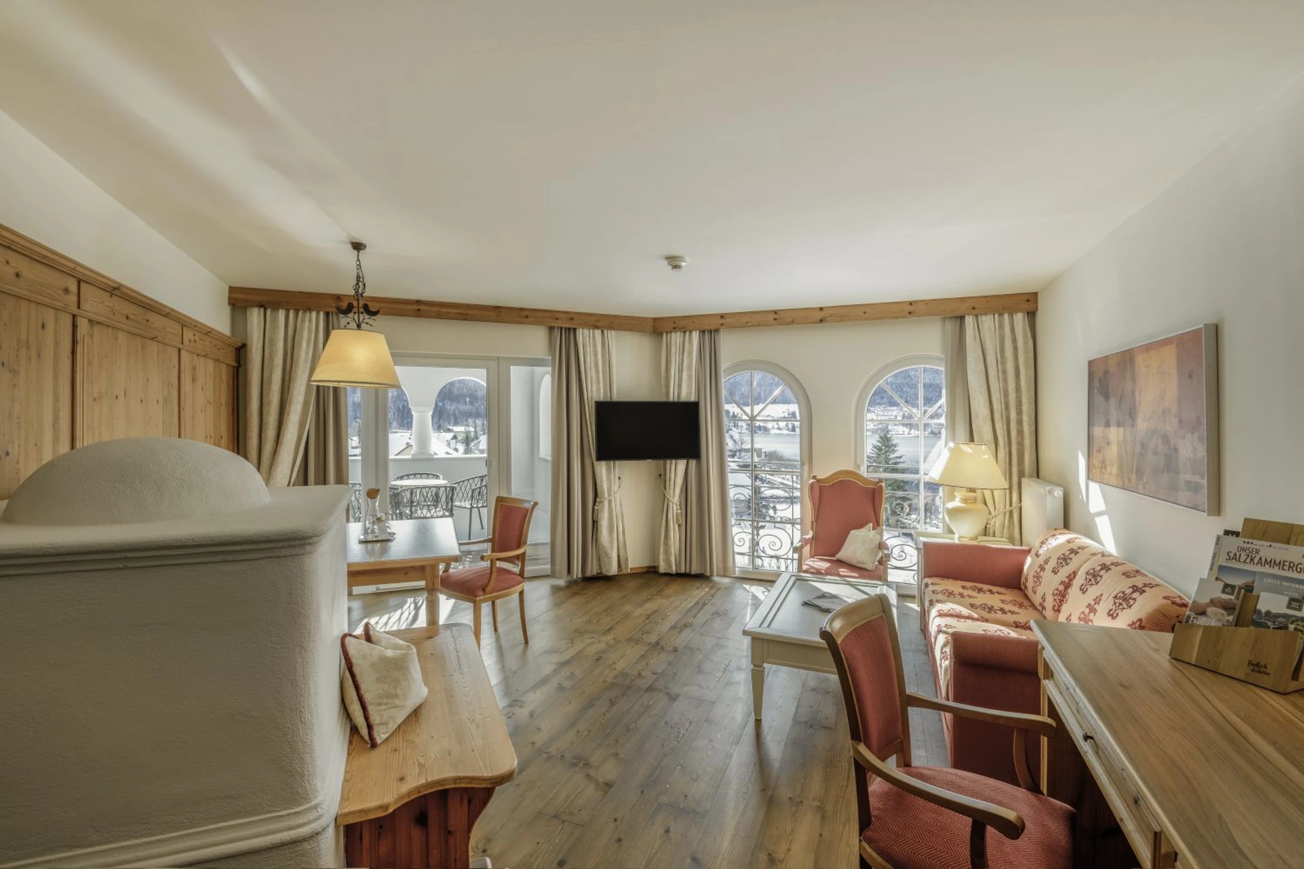 © Ebner's Waldhof Blurred image background