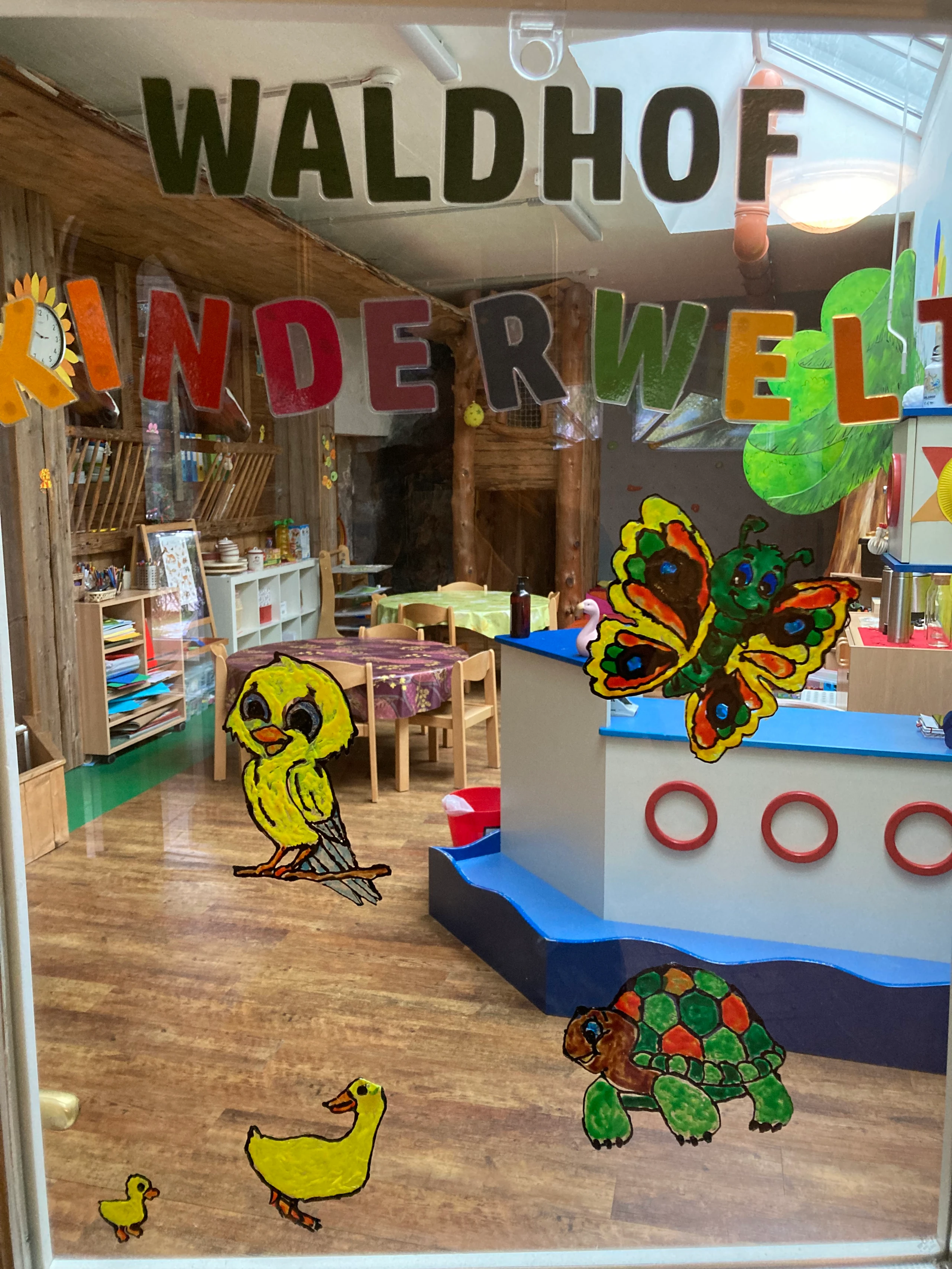 © News.at Blurred image background