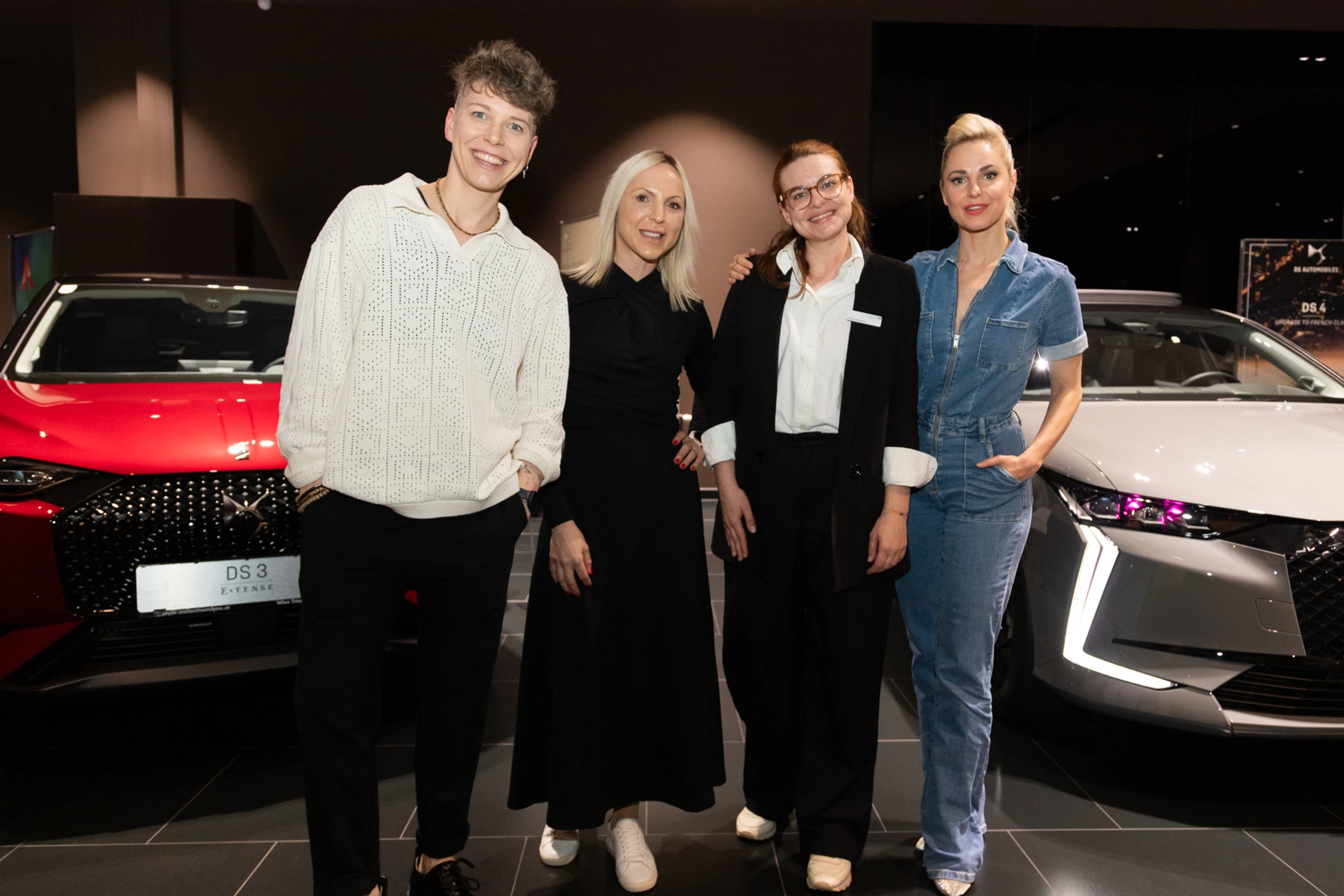 Driven by Women: Ein Wohnzimmertalk im Autohaus