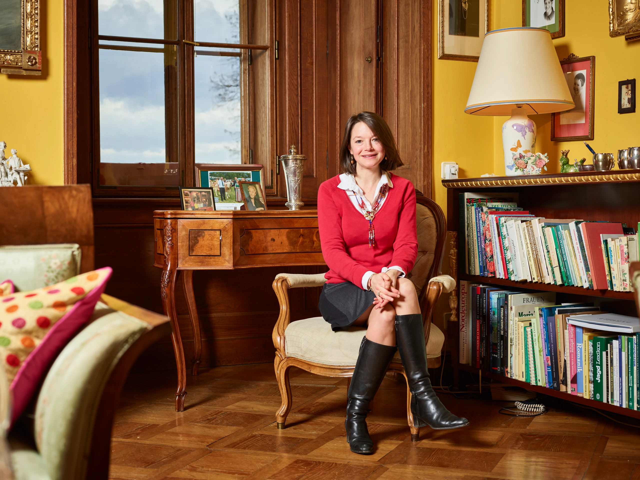 Die Habsburger: Alix de la Poeze d'Harambure-Fraye, Innenarchitektin