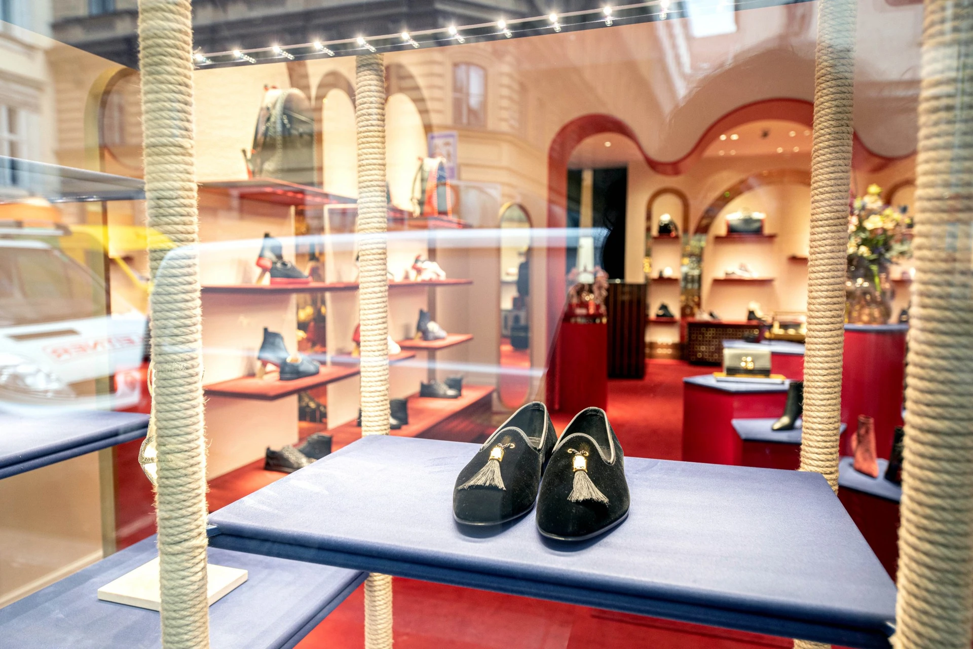 wie heißen die schuhe mit der roten sohle