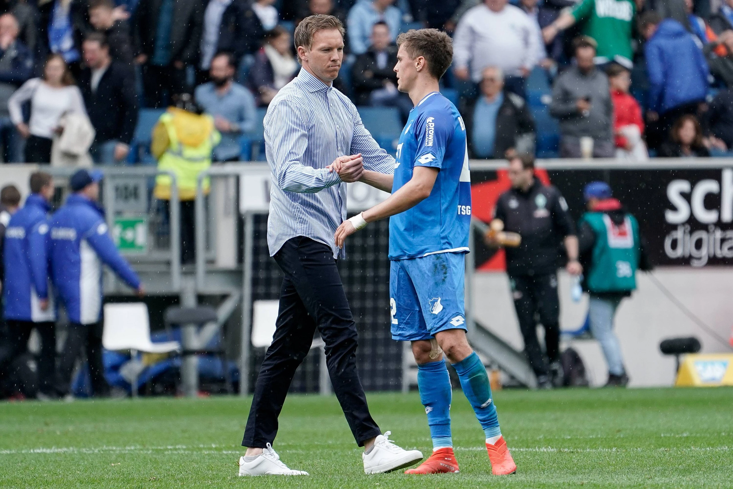 © imago images / foto2press Blurred image background