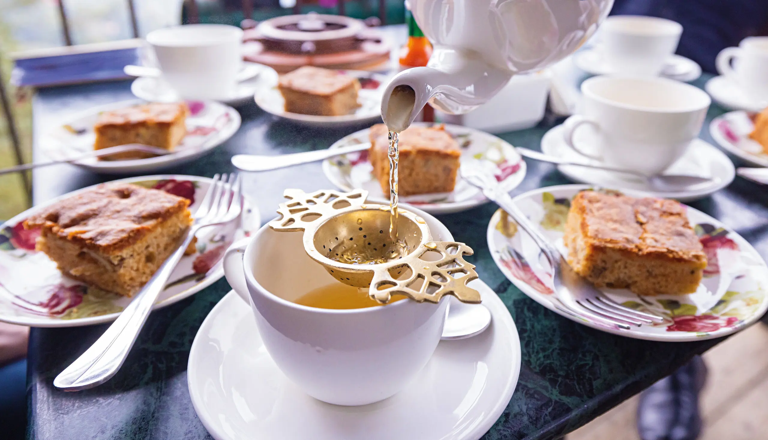 Der Darjeeling: Hinter dem beliebtesten Schwarztee der Welt verbirgt sich eine dunkle Geschichte der Ausbeutung.
