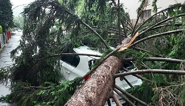 Kleiner Tornado in Graz sorgte für Schäden