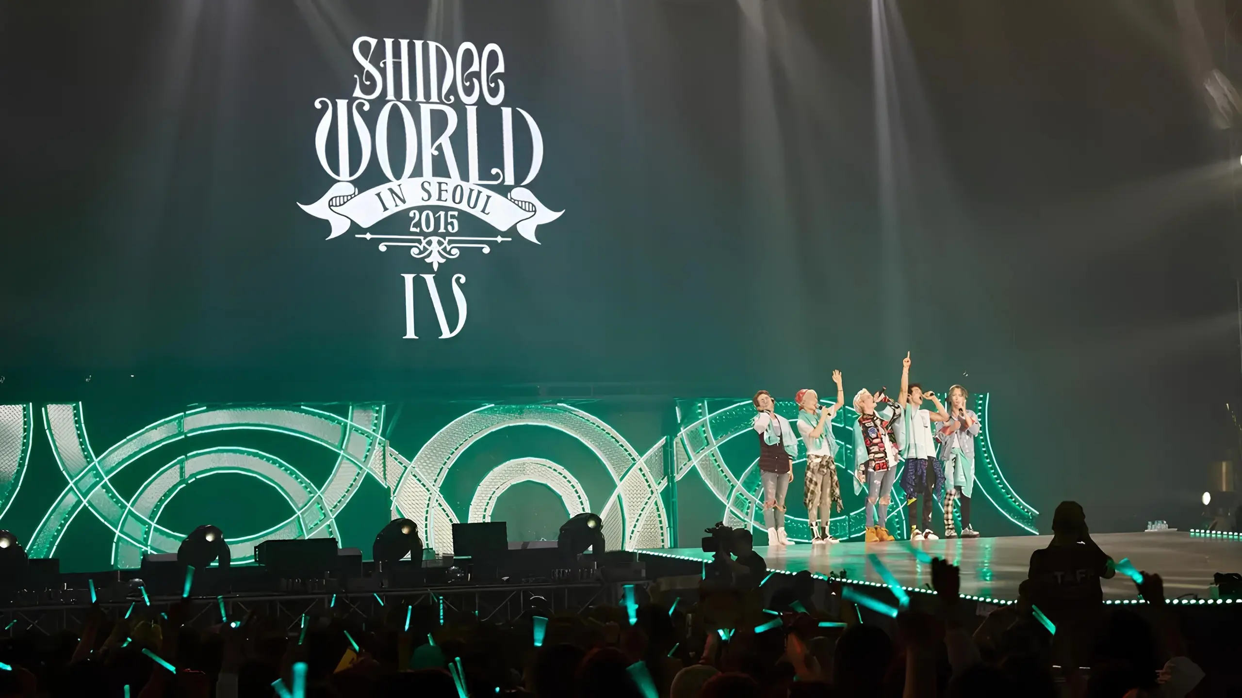 SHINee World IV