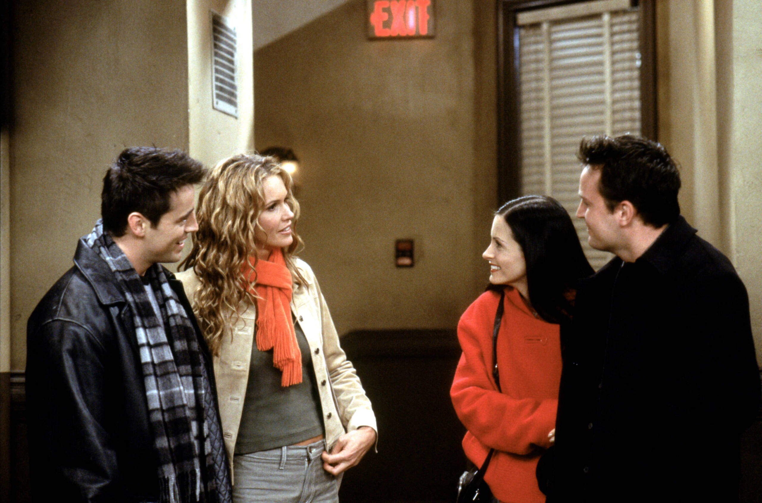 FRIENDS: Matt LeBlanc, Elle MacPherson, Courteney Cox Arquette, Matthew Perry