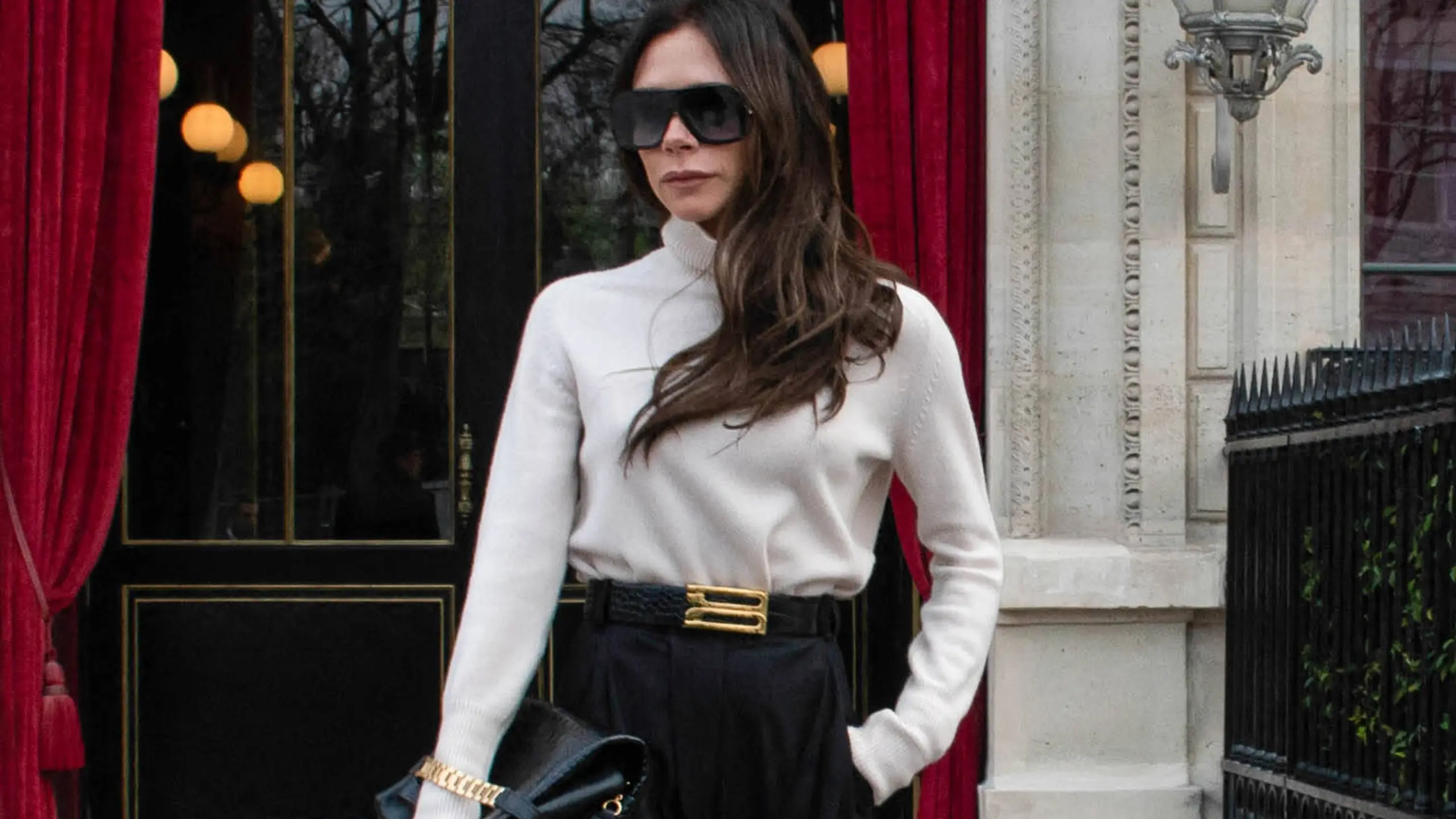 Victoia Beckham im Business Look