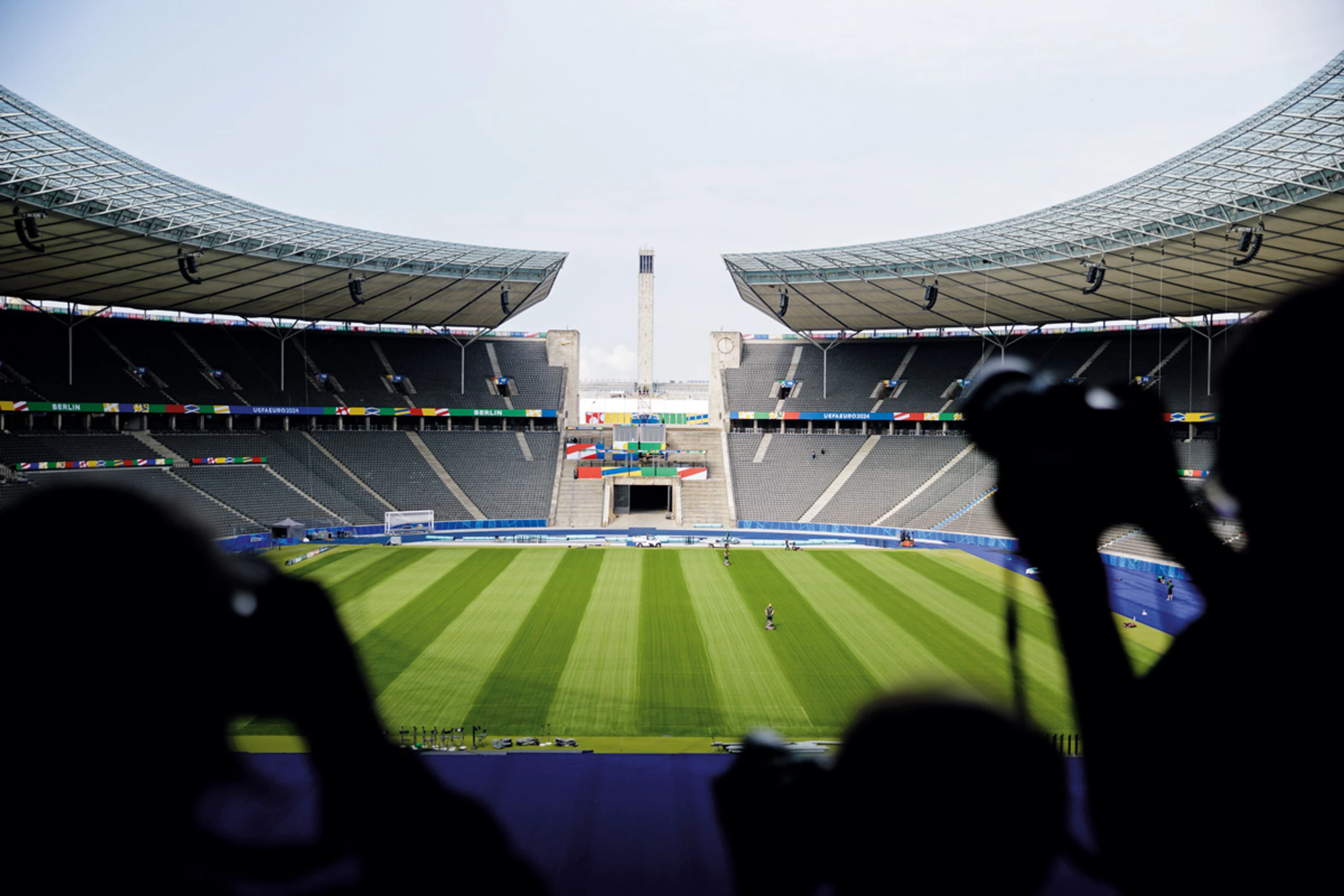 © Reinaldo Coddou H. - UEFA/UEFA via Getty Images Blurred image background