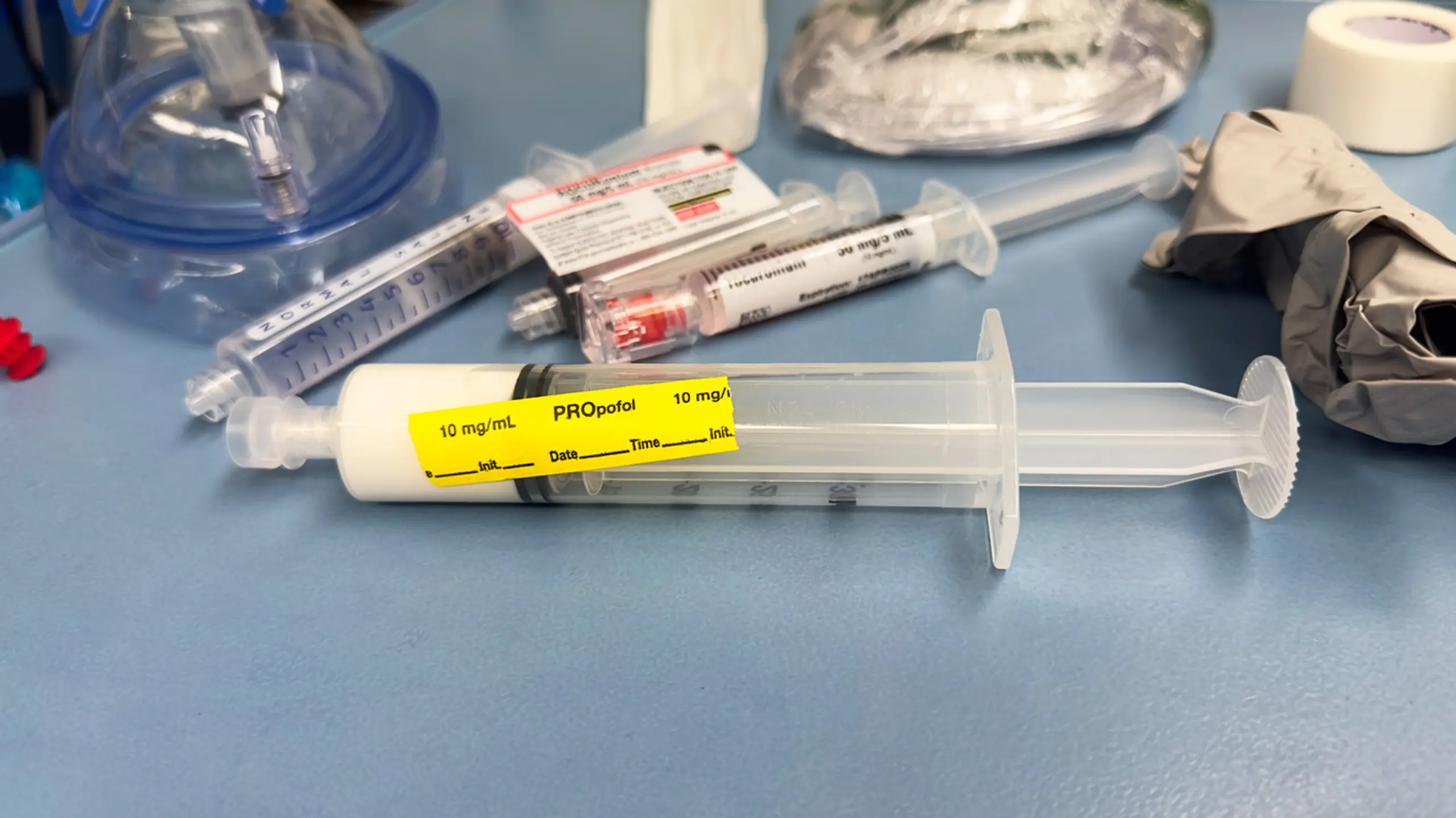 Das Narkosemittel Propofol in einer Spritze.