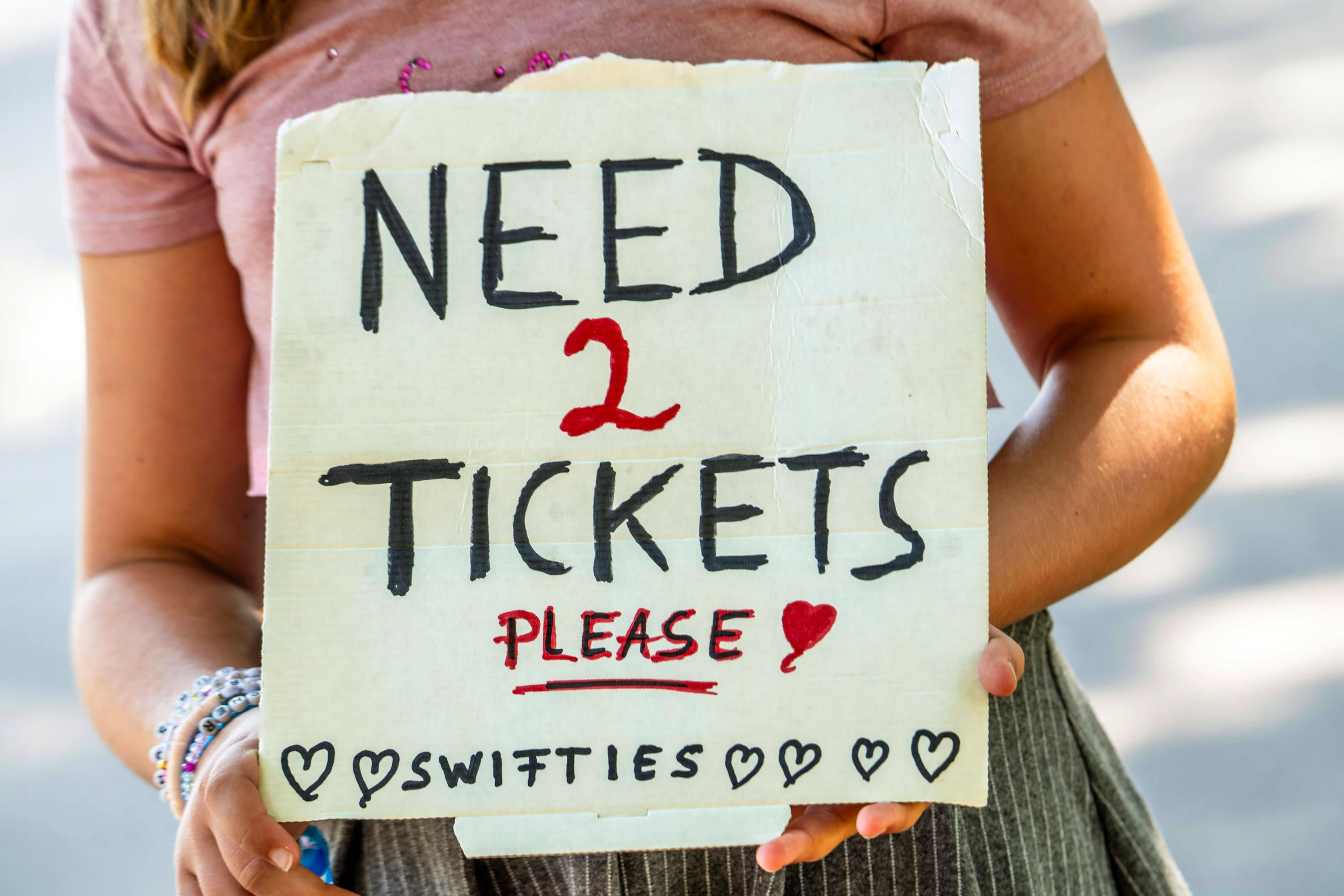 Taylor-Swift-Fan sucht 2 Karten für das ausverkaufte Konzert in München