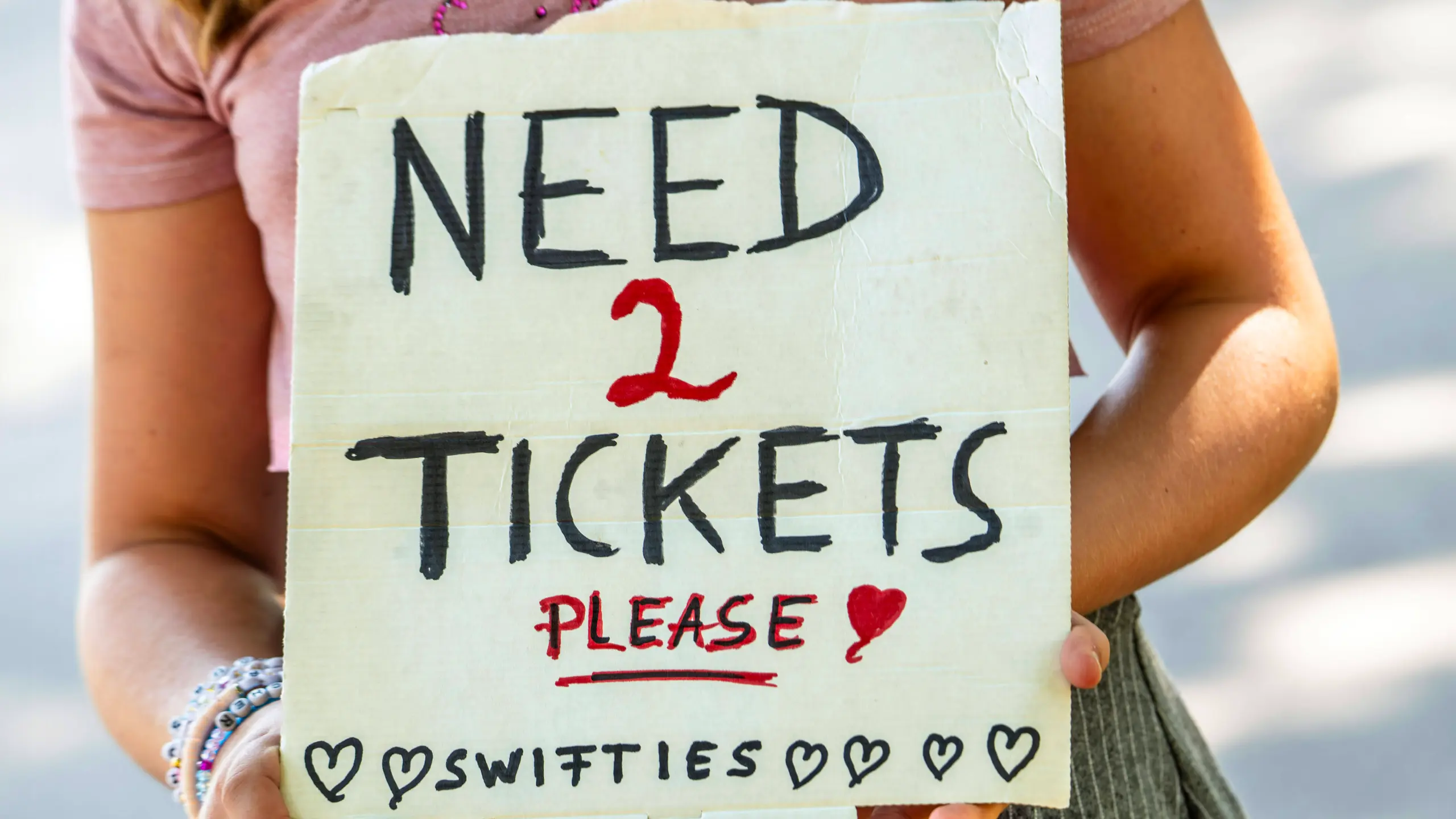 Taylor-Swift-Fan sucht 2 Karten für das ausverkaufte Konzert in München