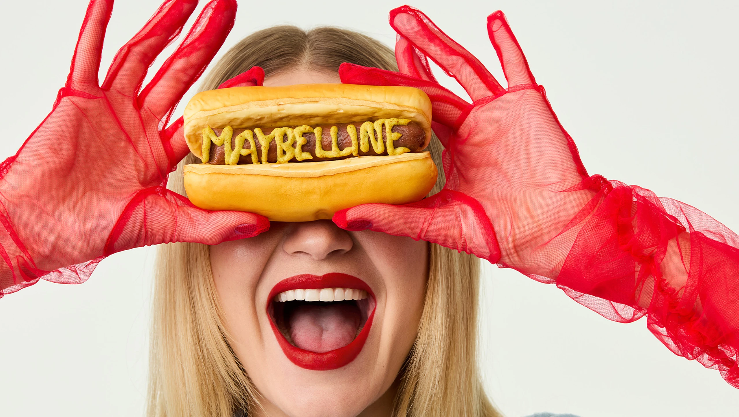 LET‘S PAINT THE TOWN RED WITH MAYBELLINE NEW YORK