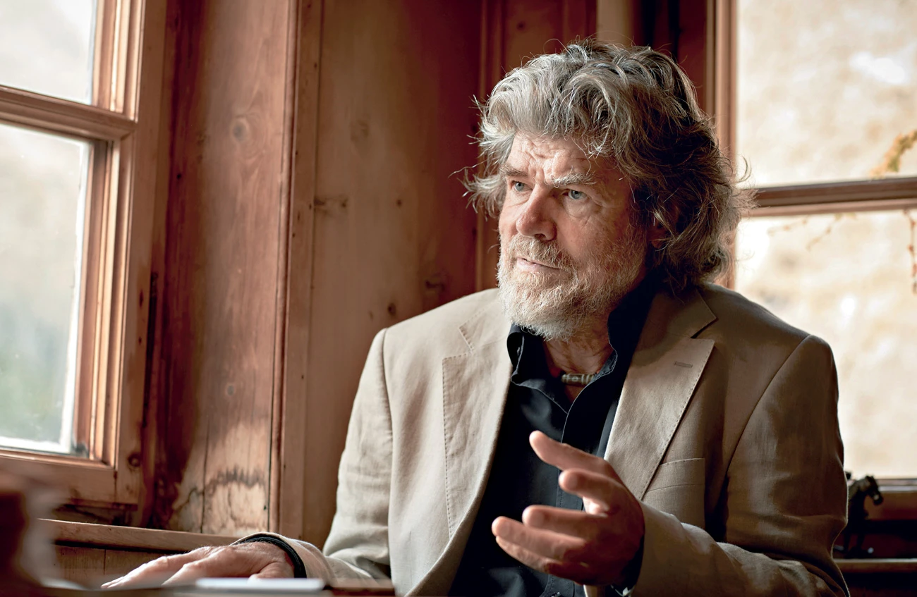 Reinhold Messner während eines Interviews.