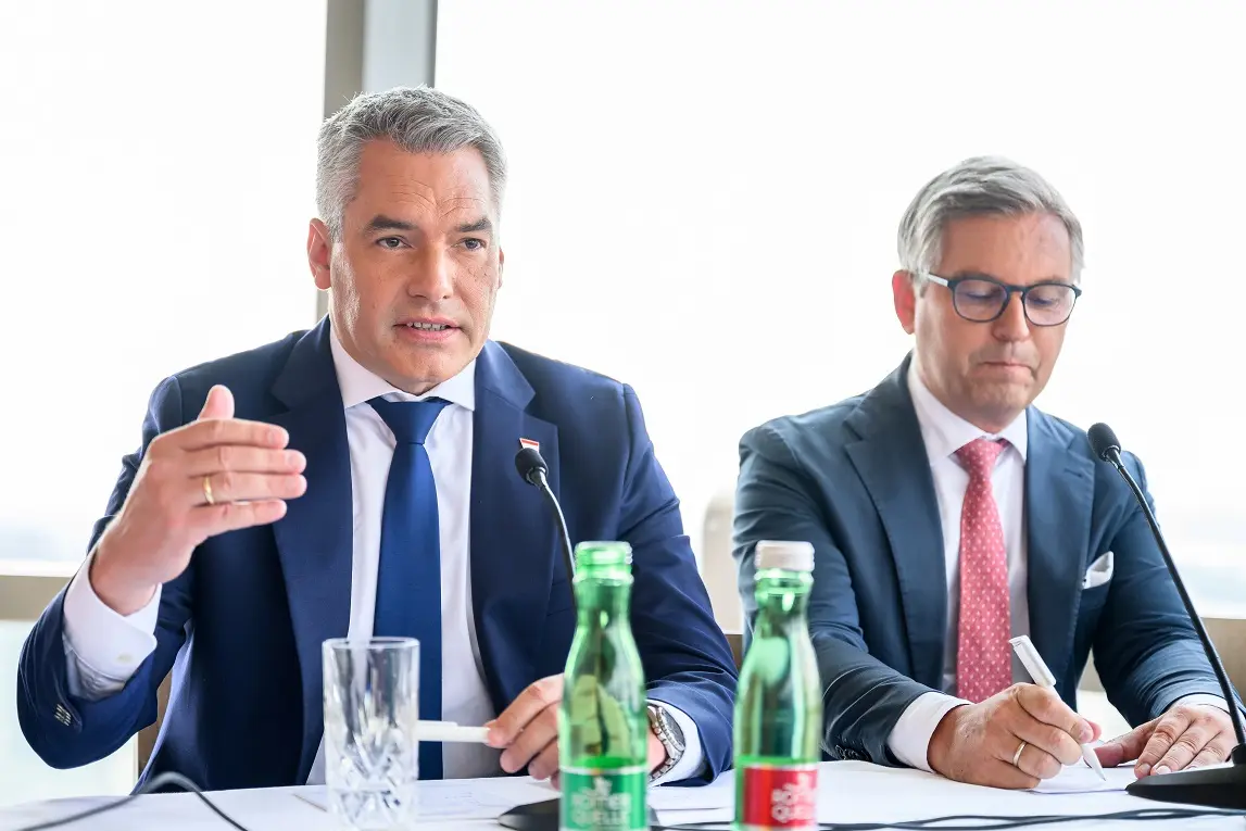 Schwarze Augen zu und durch [Politik Backstage]